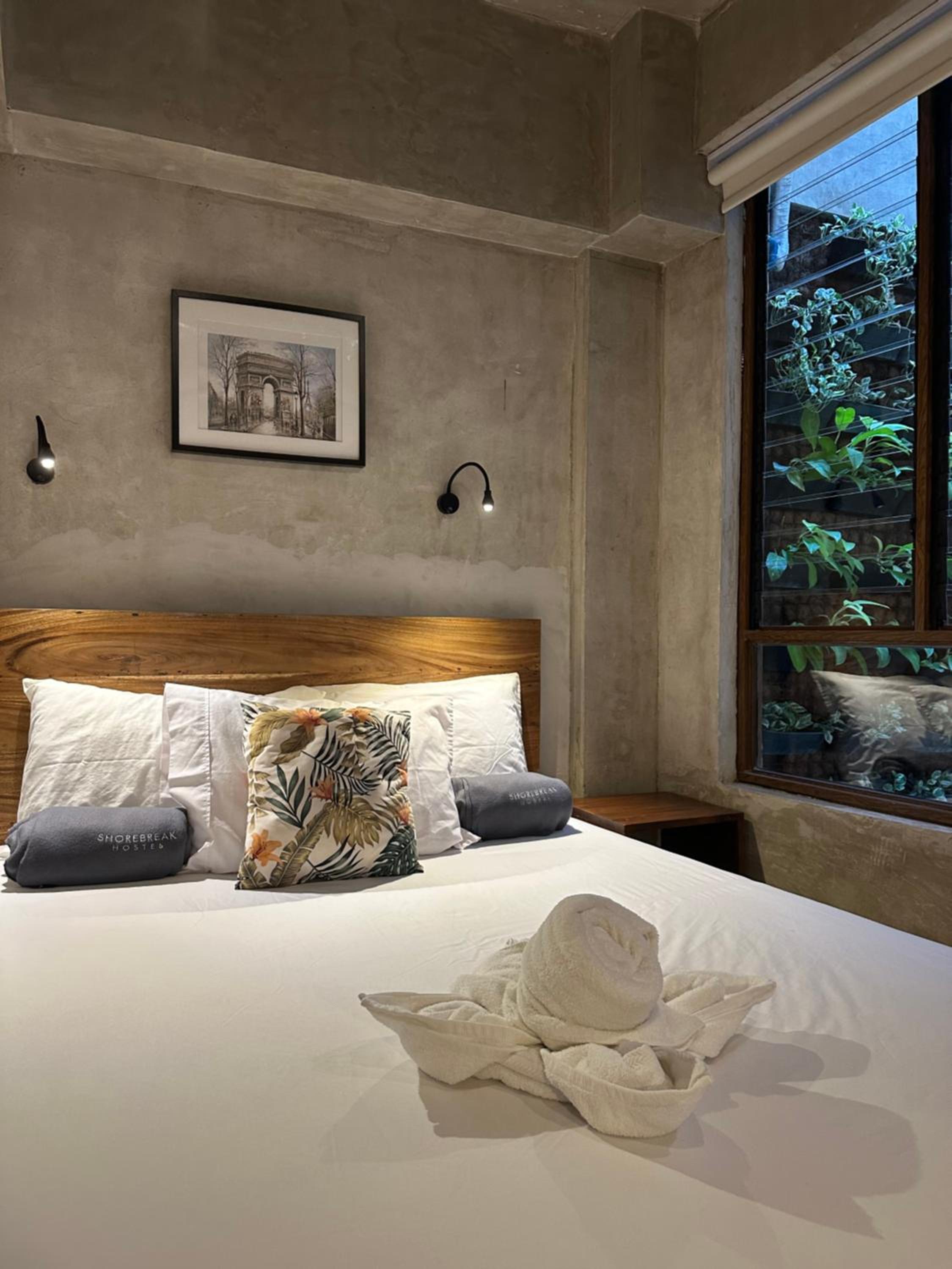 Standard Queen Room - Photo 13