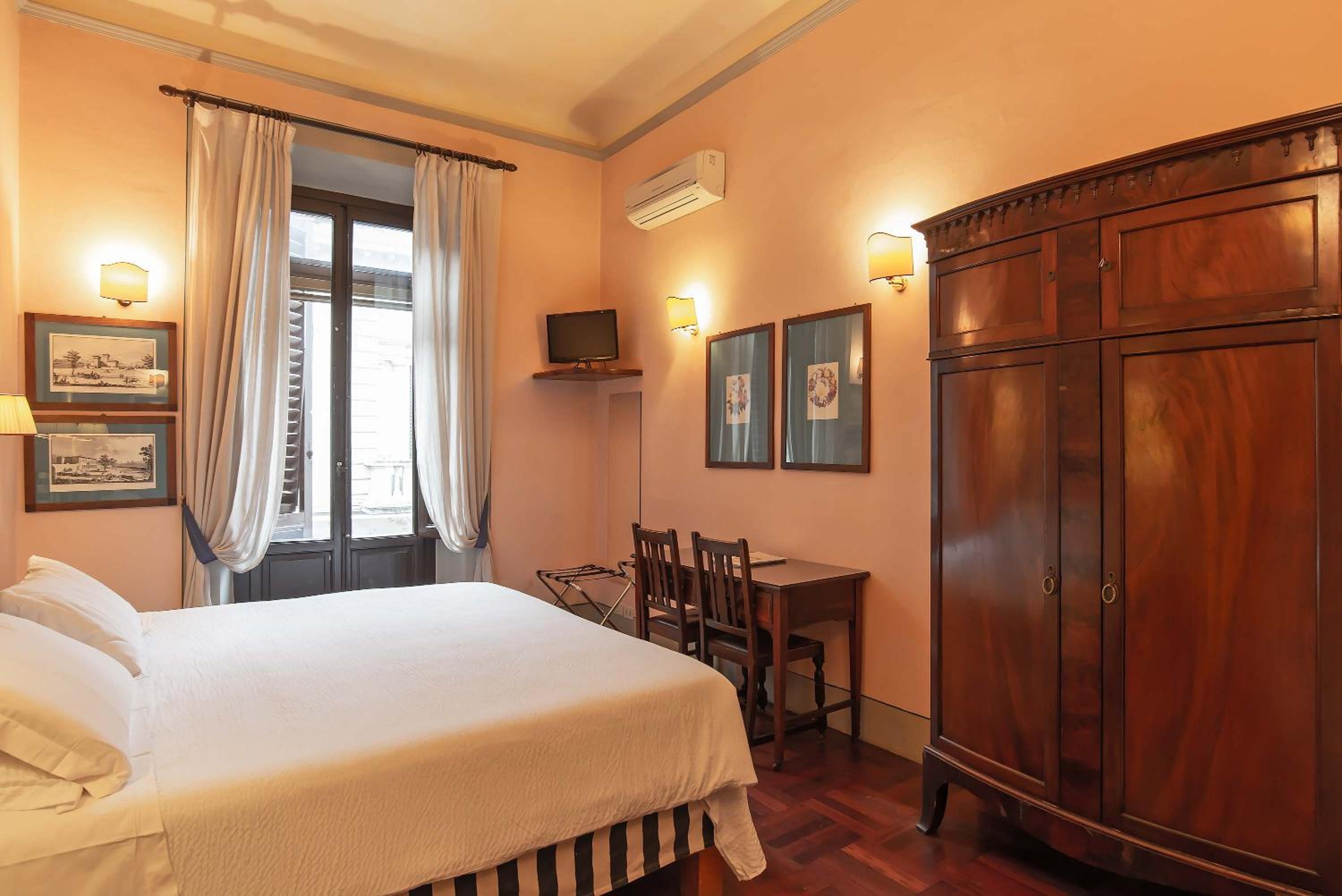 Double or Twin Room thumbnail 5