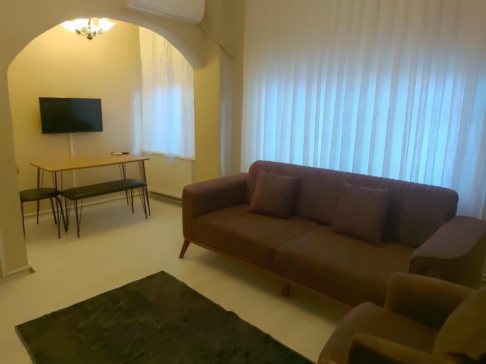 One-Bedroom Apartment photo 1
