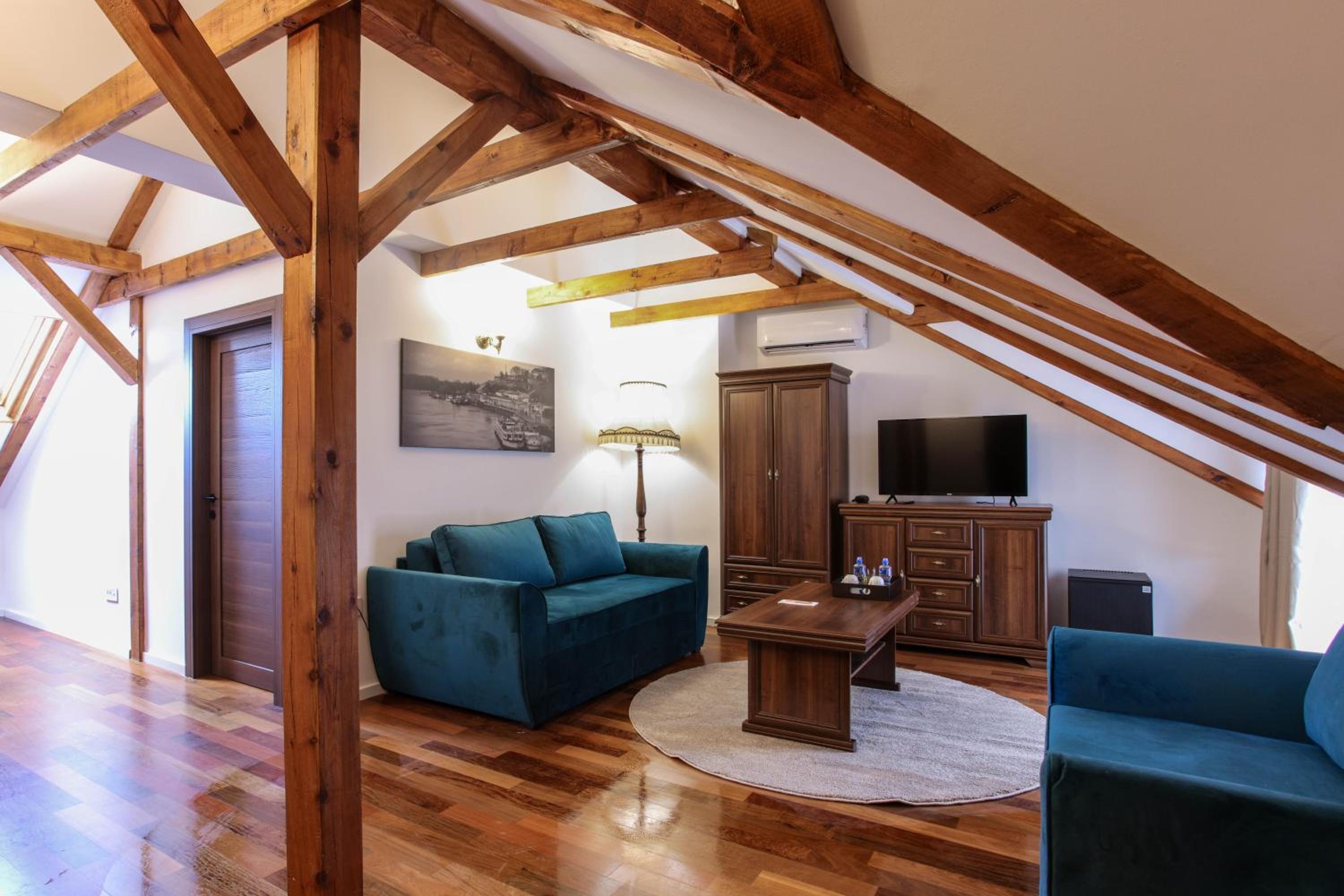 Apartment with Terrace - Photo 1
