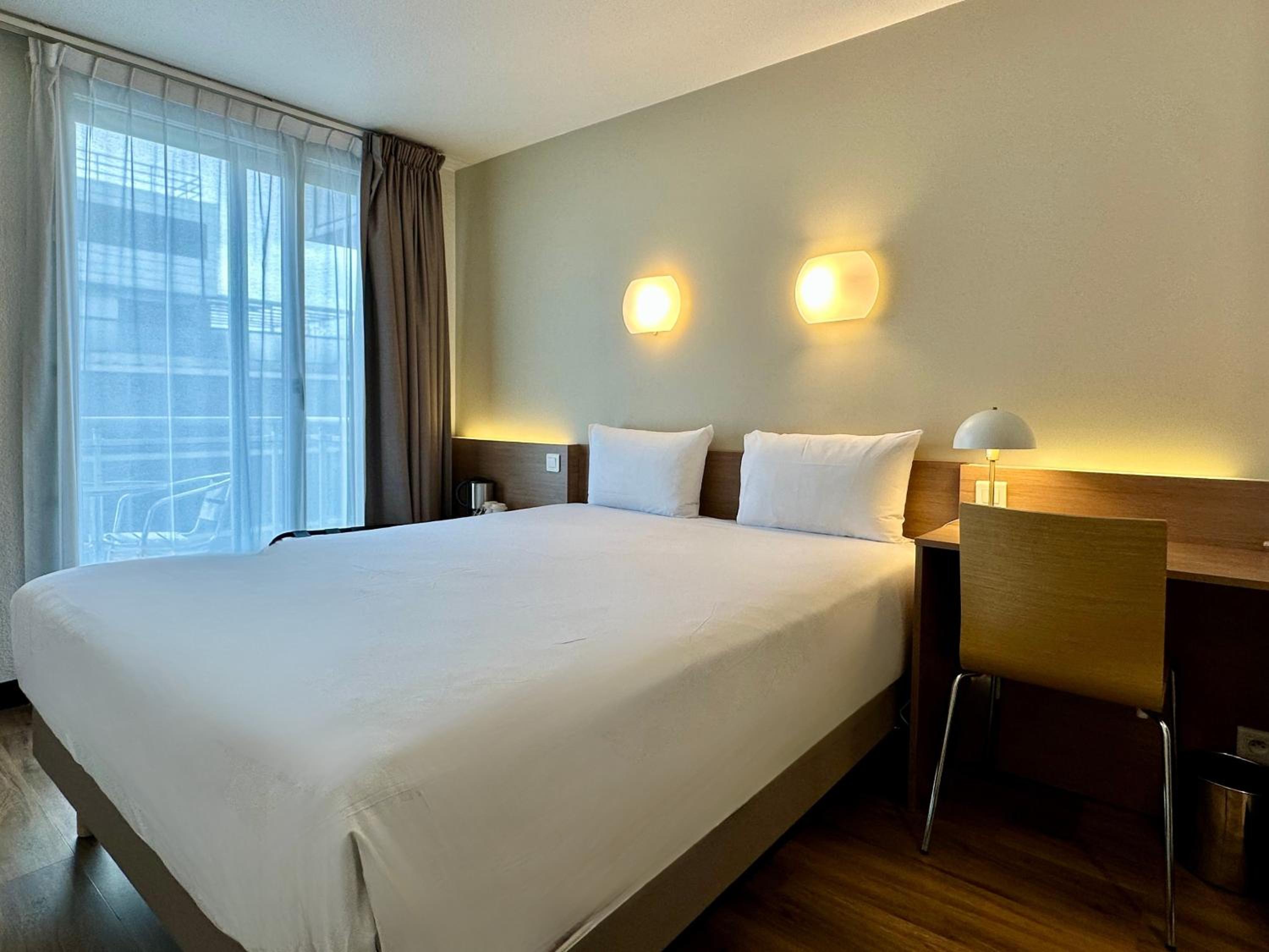 CAMPANILE PARIS 12 - Bercy Village — photo 48