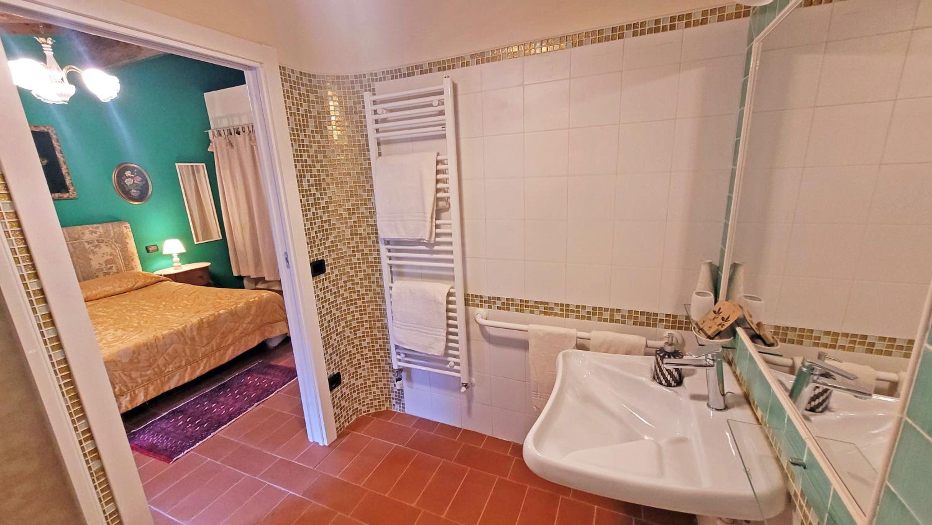 Double Room - Disability Access photo 3