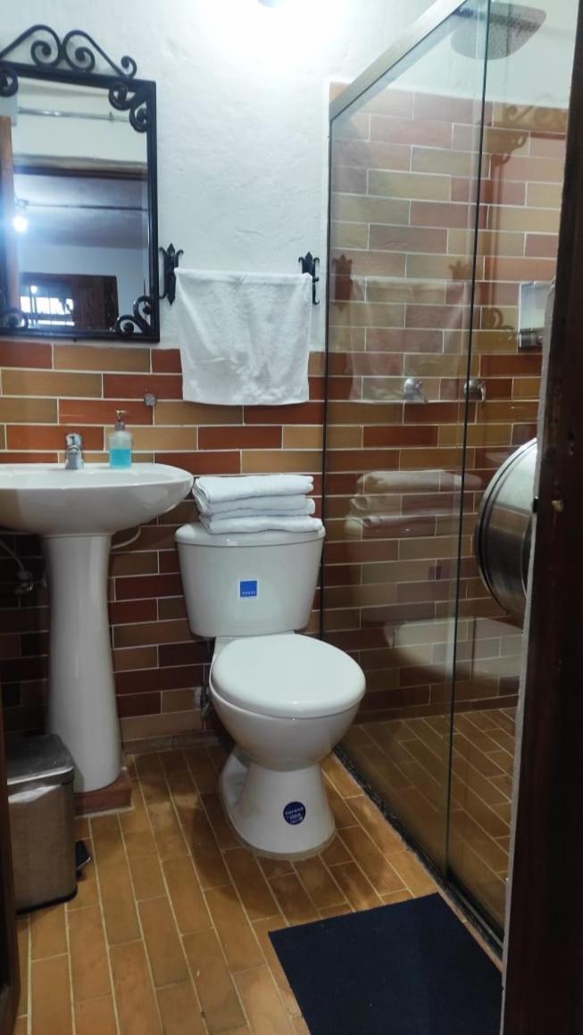 Double Room with Private Bathroom photo 3