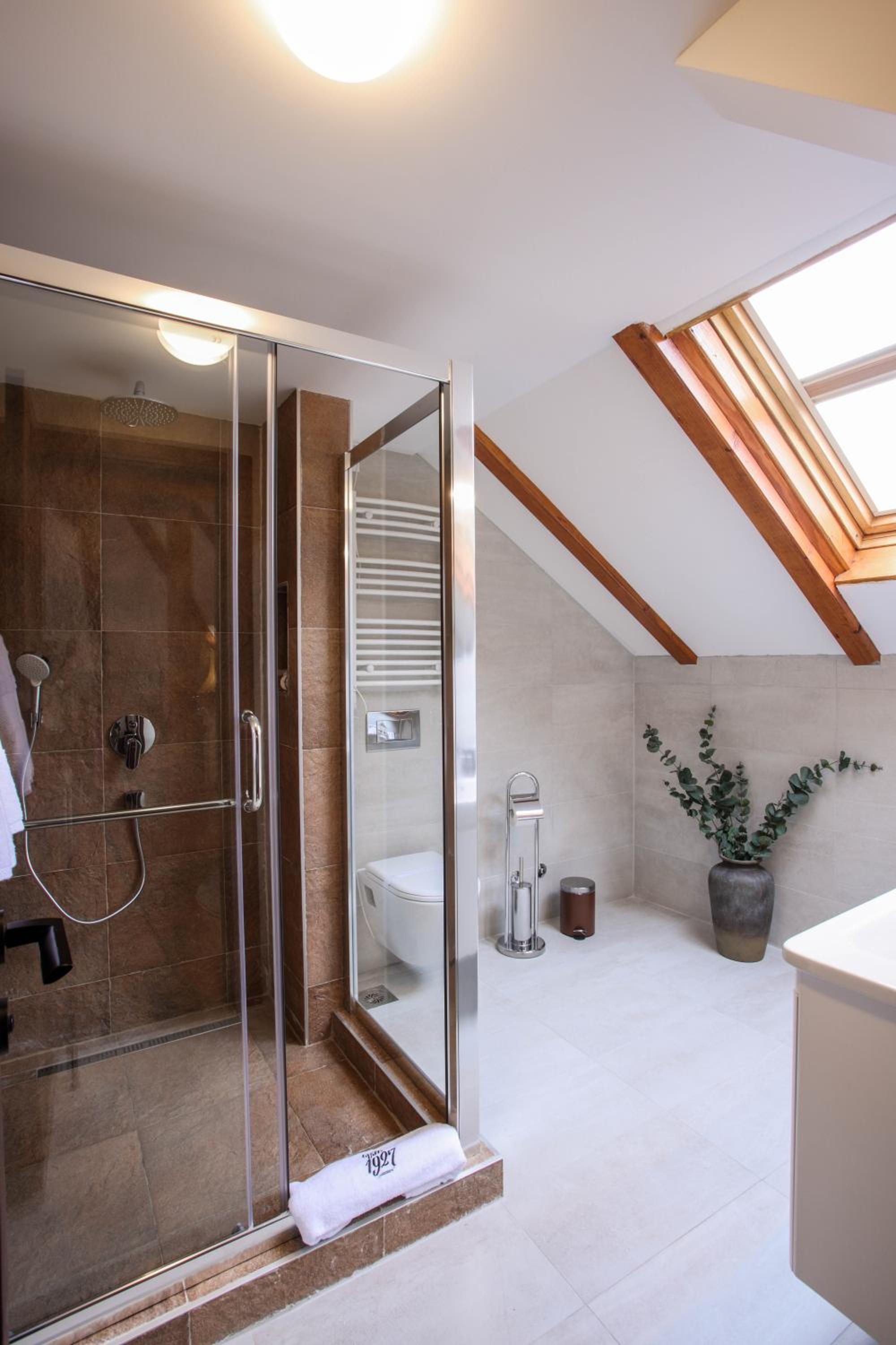 Standard Triple Room - Photo 7