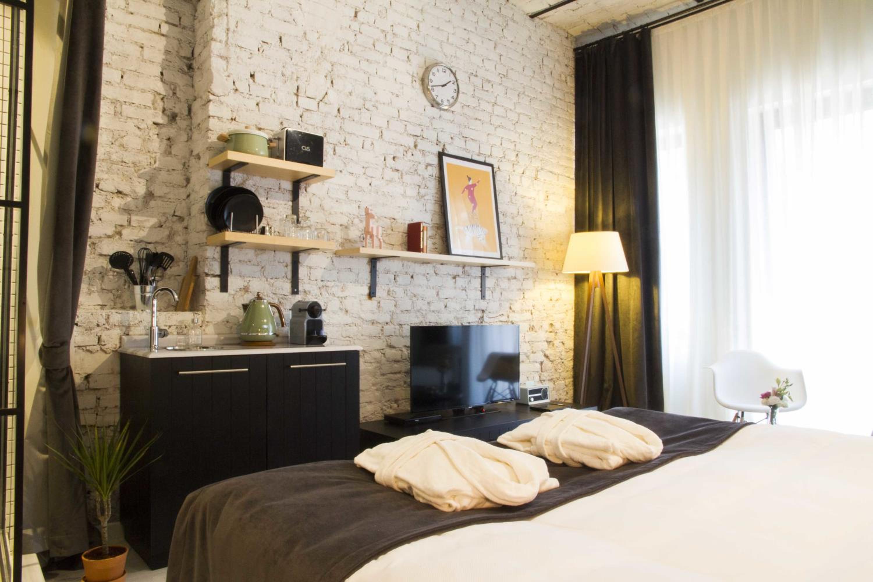 Superior Studio with  Balcony - Istiklal Street View photo 2
