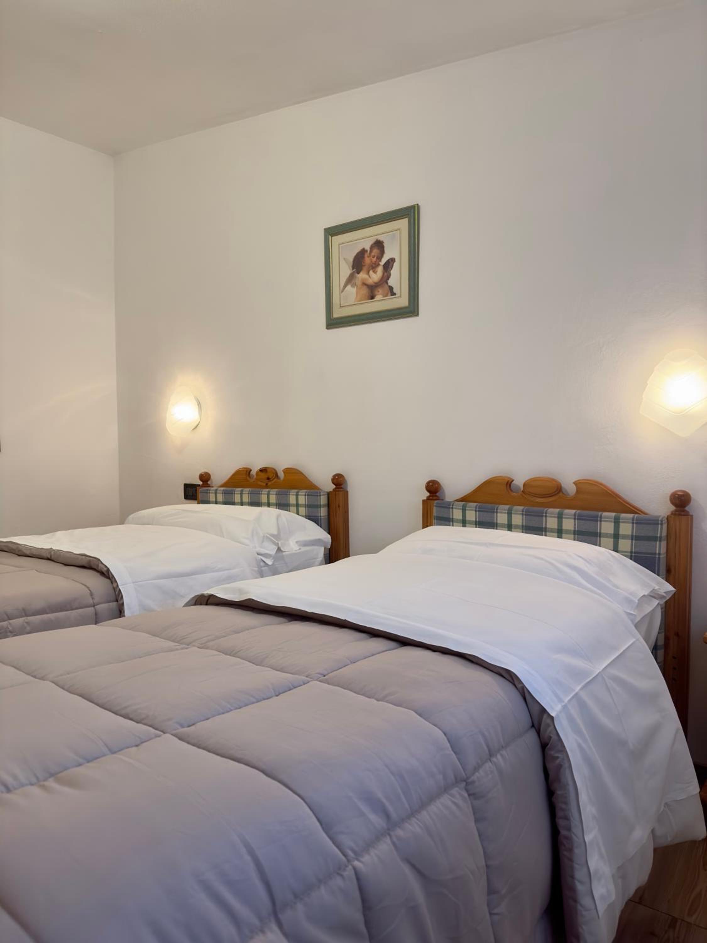 Standard Twin Room with Garden View photo 3