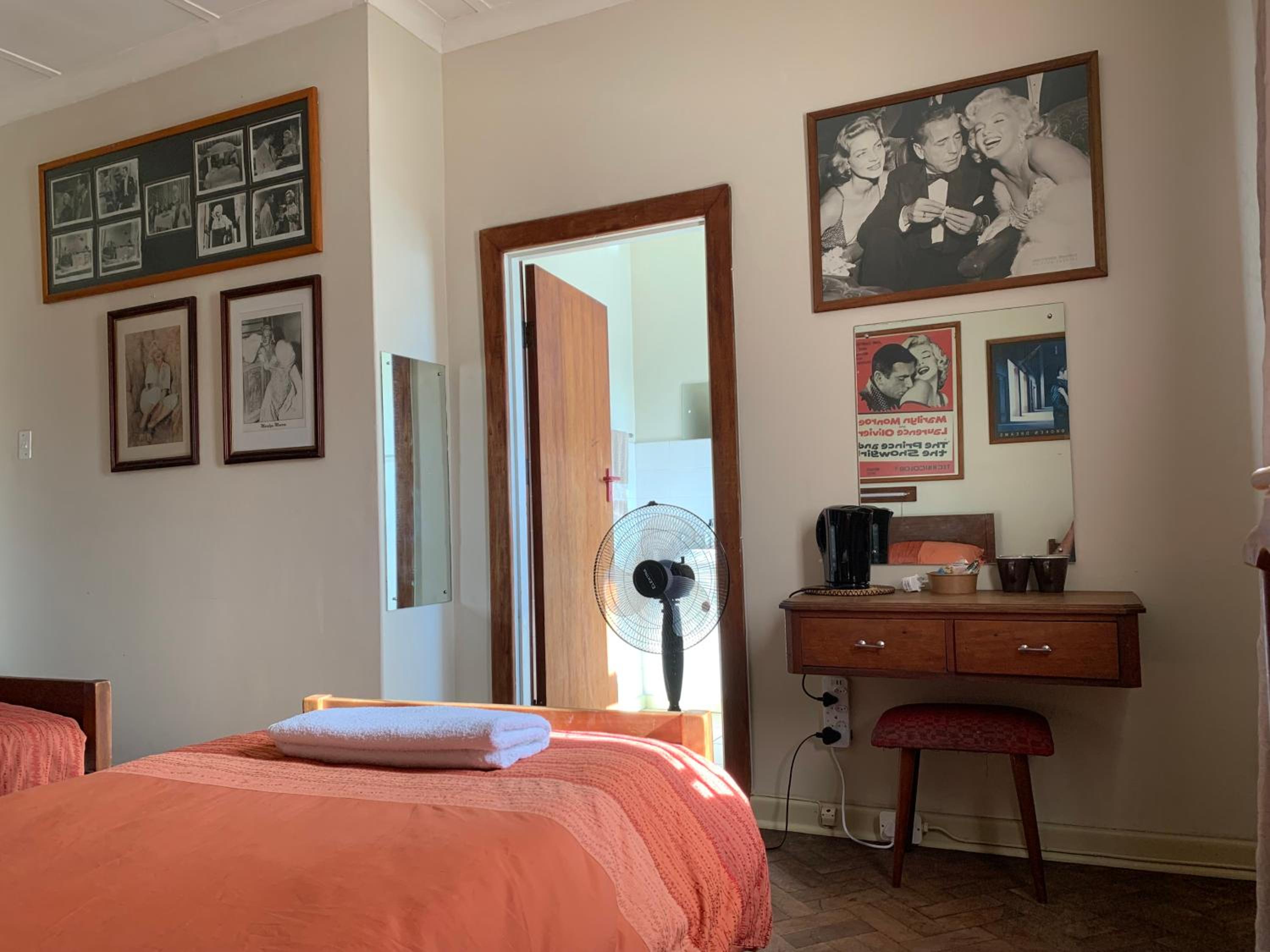 Twin Room with Bathroom