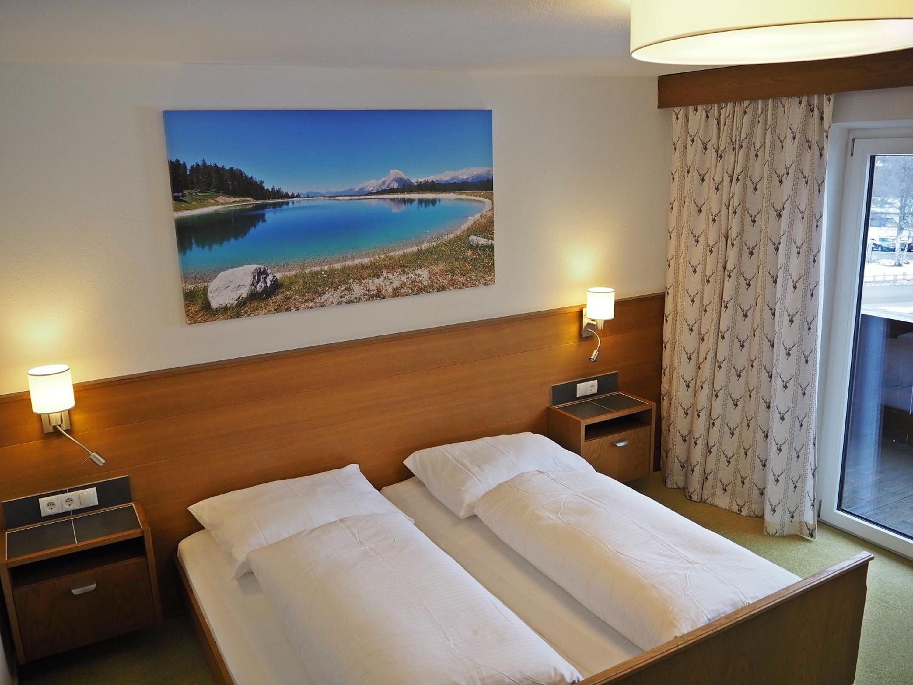 Double Room with Balcony - Photo 2