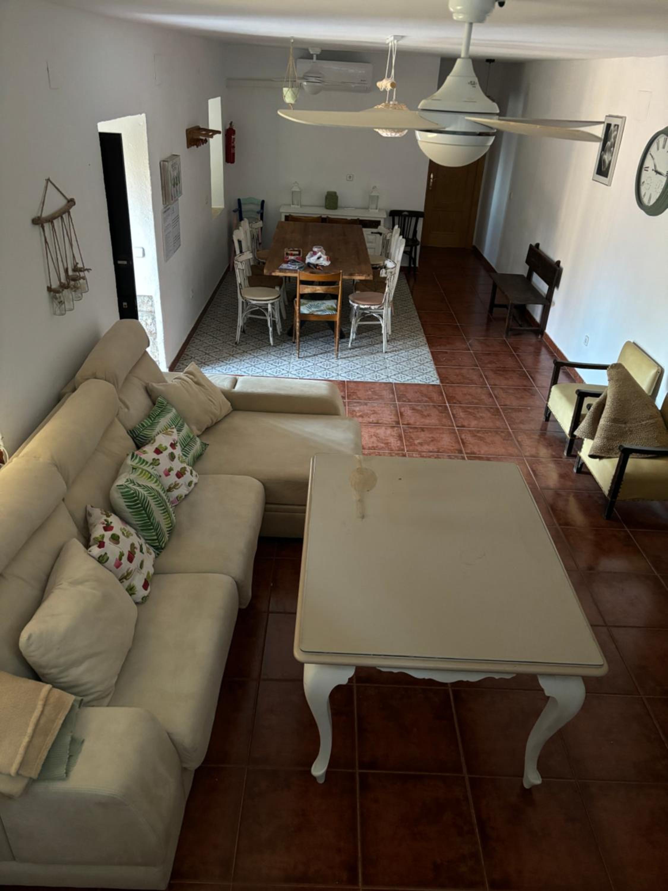 Six-Bedroom House photo 2