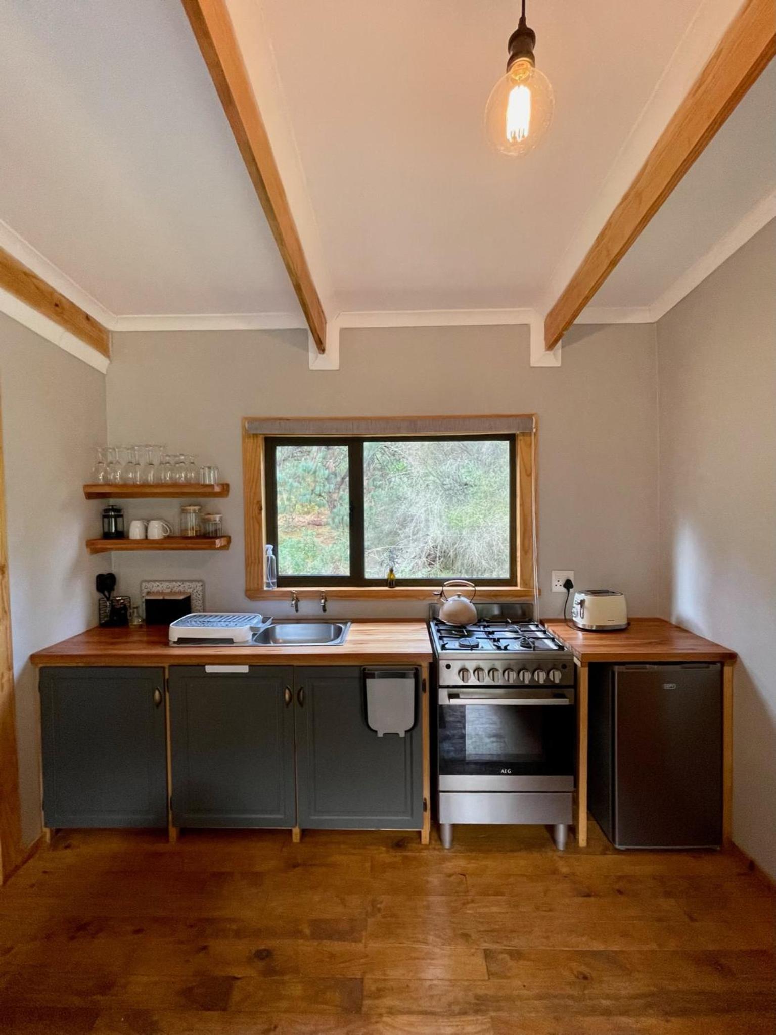 One-Bedroom Bungalow - Photo 10