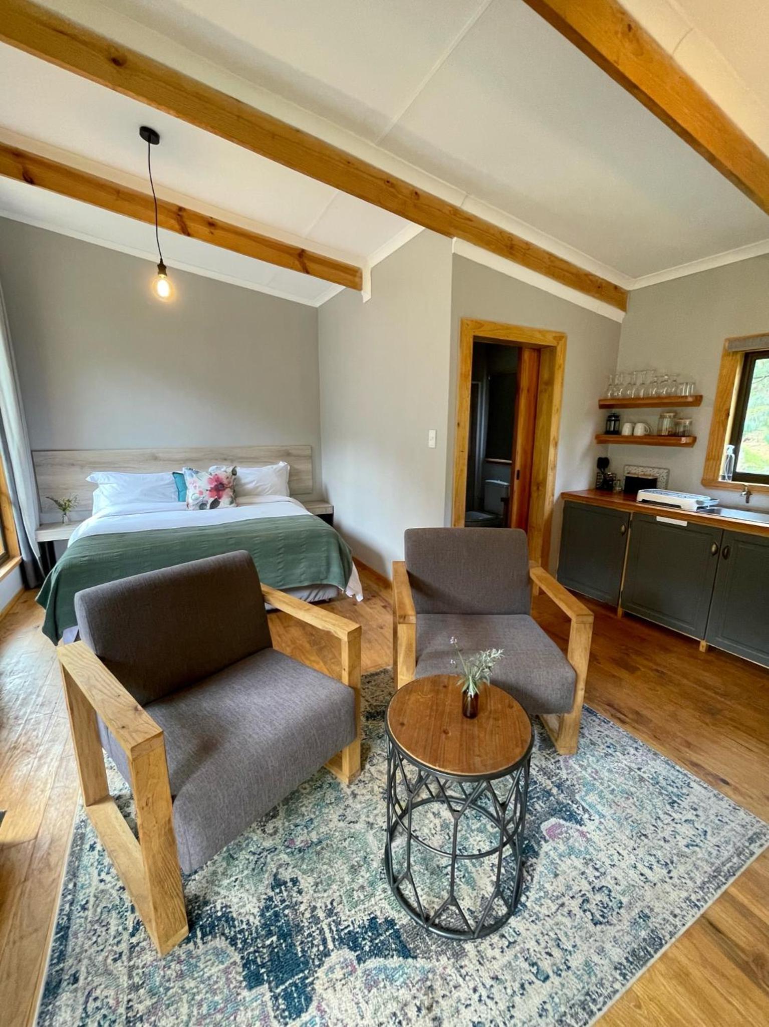 One-Bedroom Bungalow - Photo 11