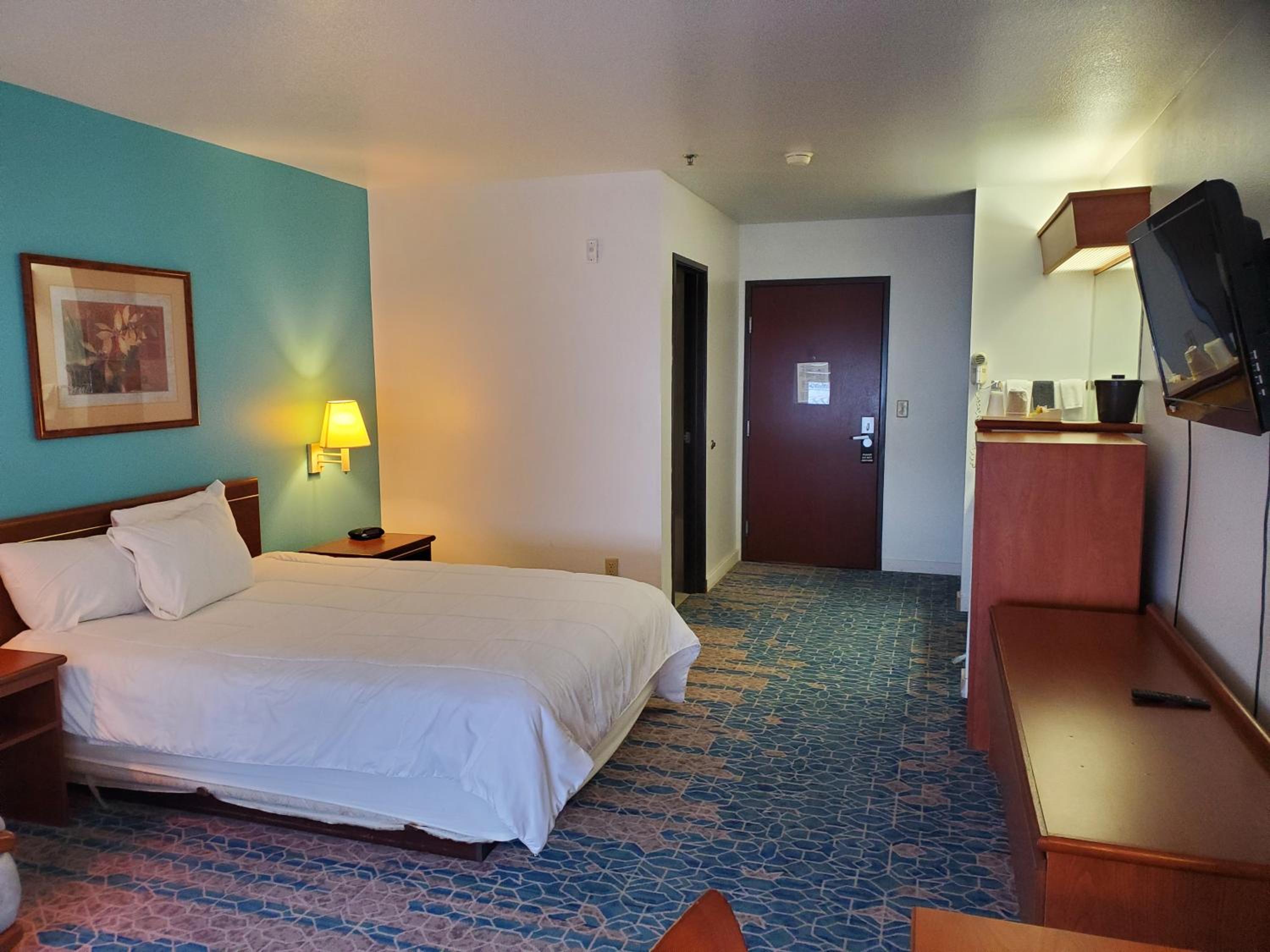 Deluxe Queen Room photo 2