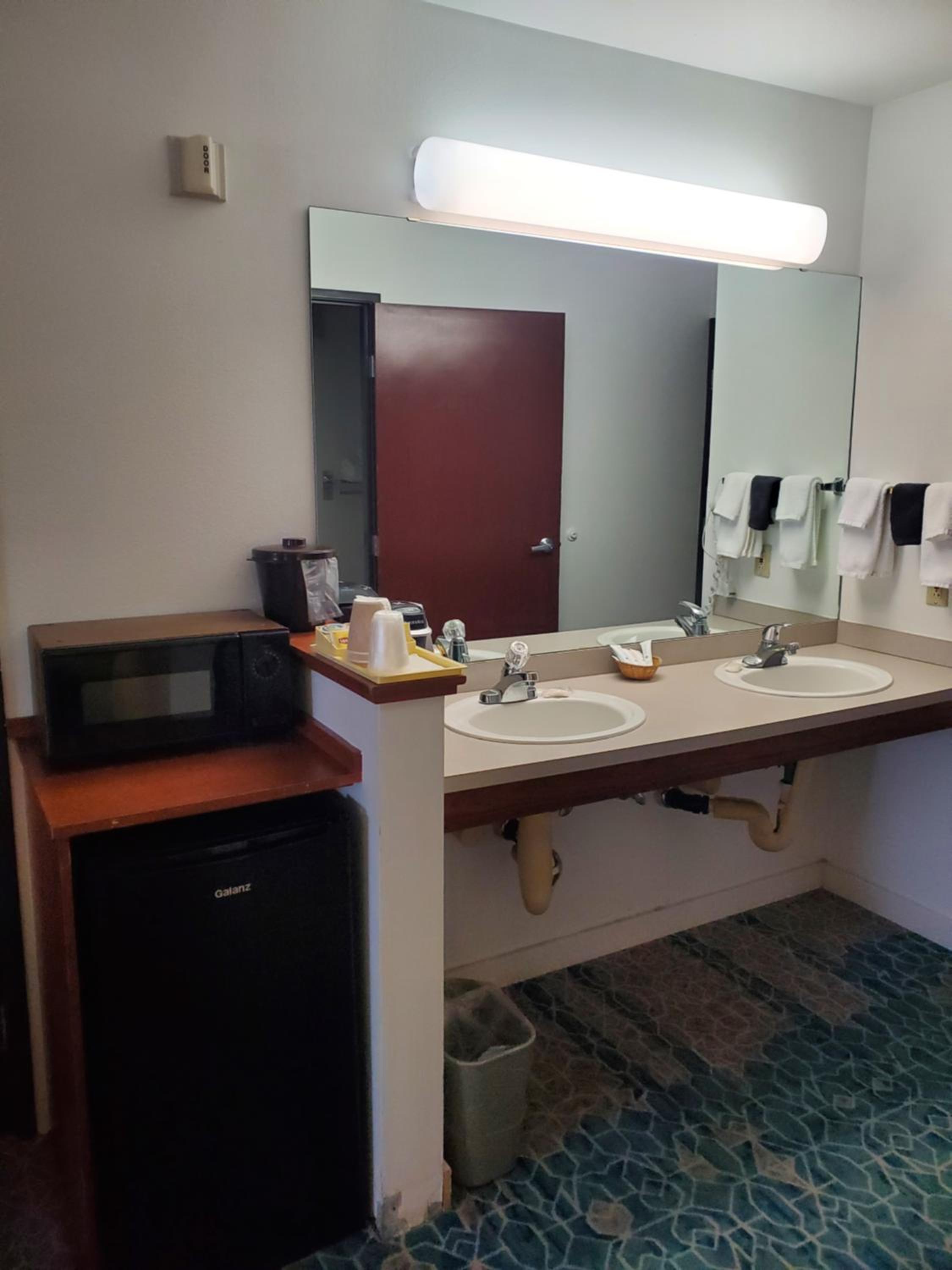 Queen Room - Disability Access photo 3
