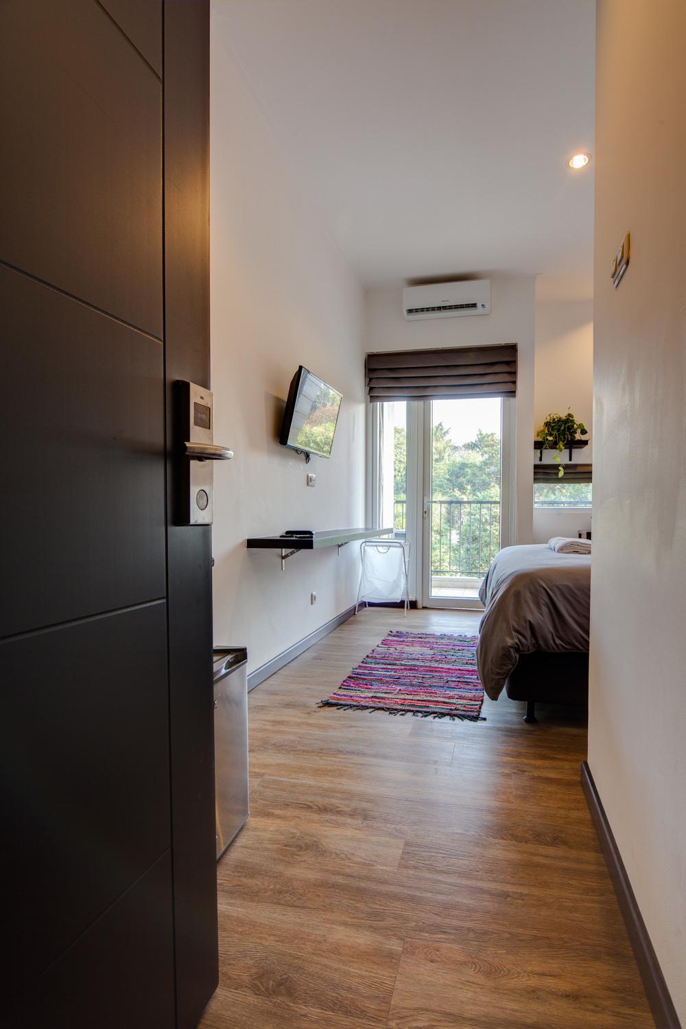 Standard Double Room - Photo 8