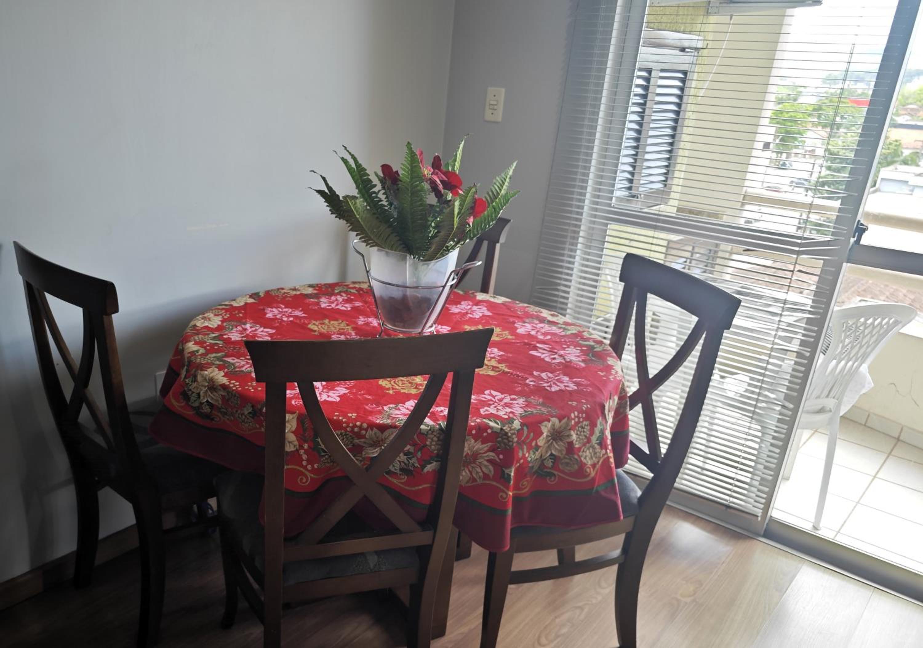 Apartment photo 2