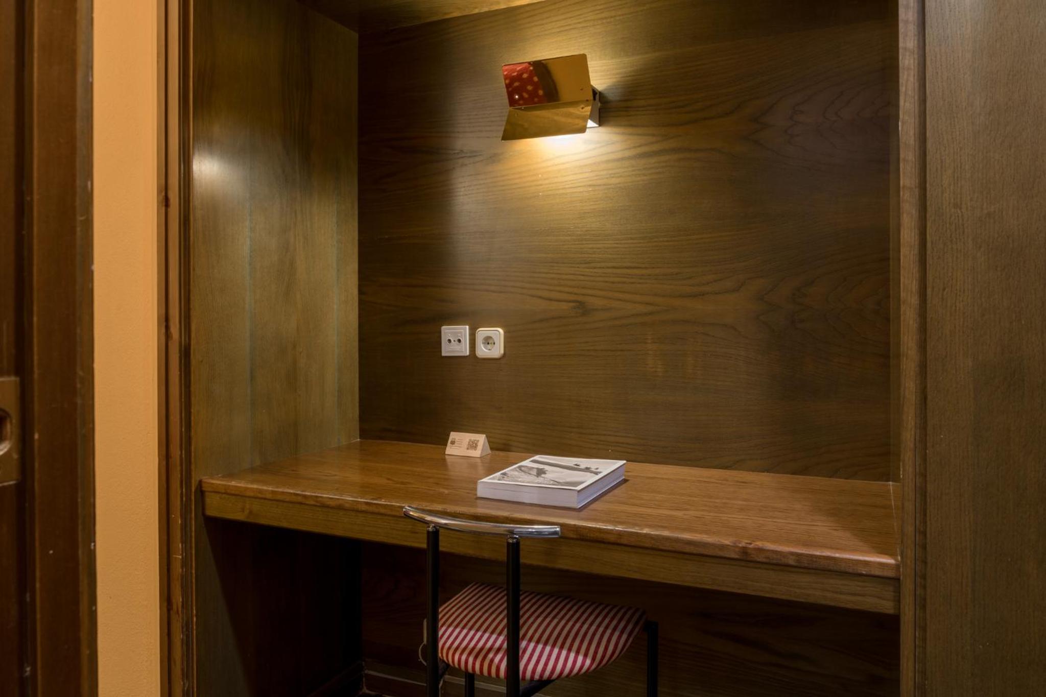 Triple Room without view (2 Adults + 1 Child) photo 3