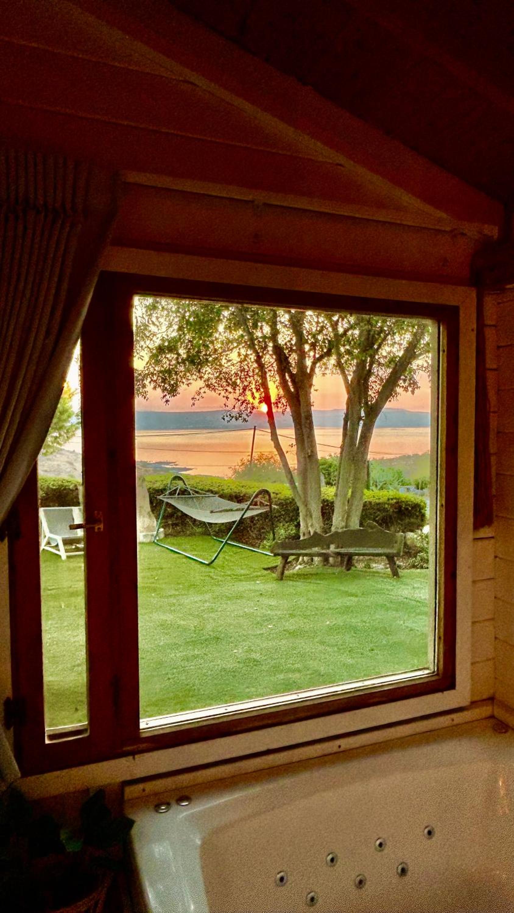 Deluxe Double Room with Balcony photo 3