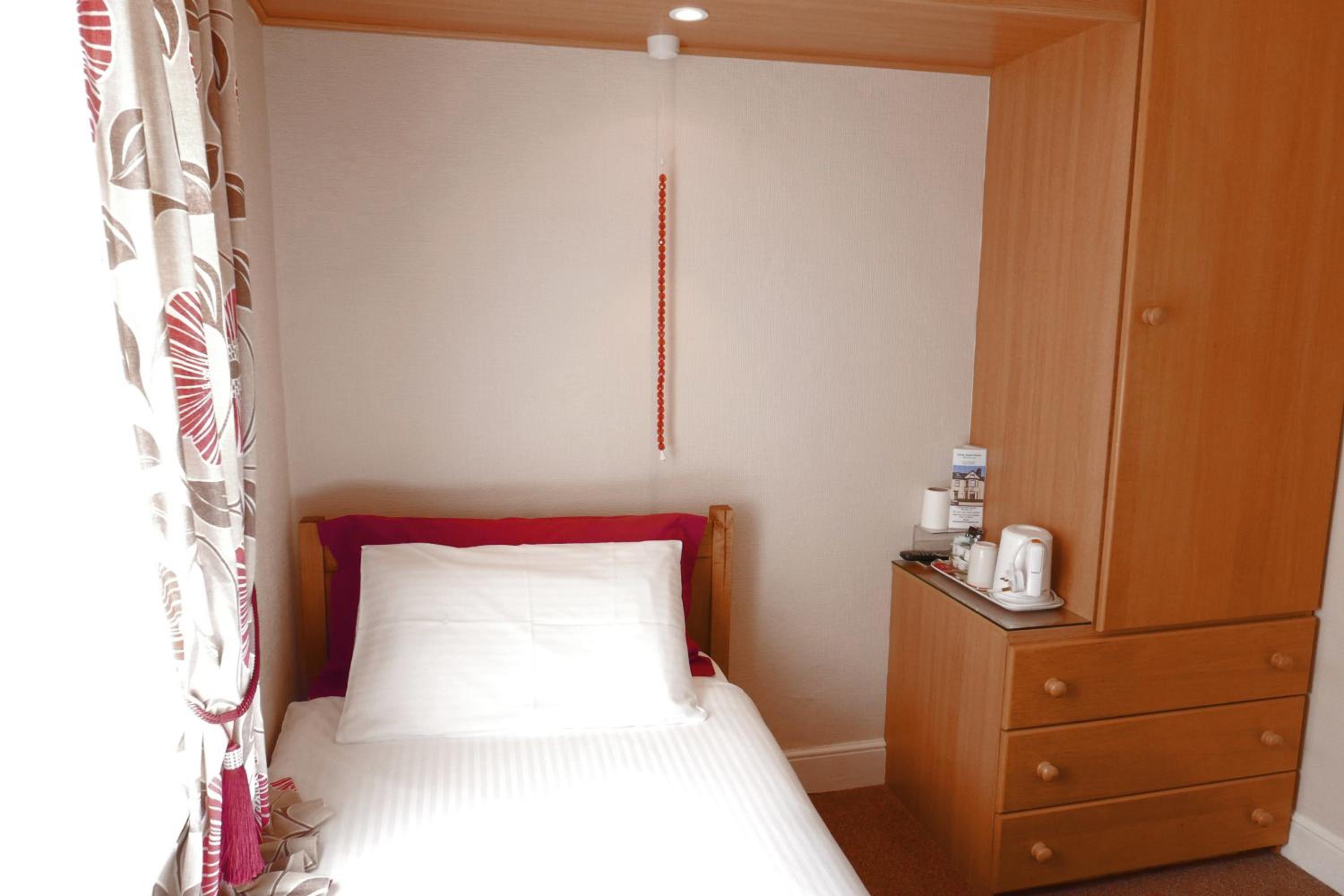 Standard Single Room with Shared Bathroom