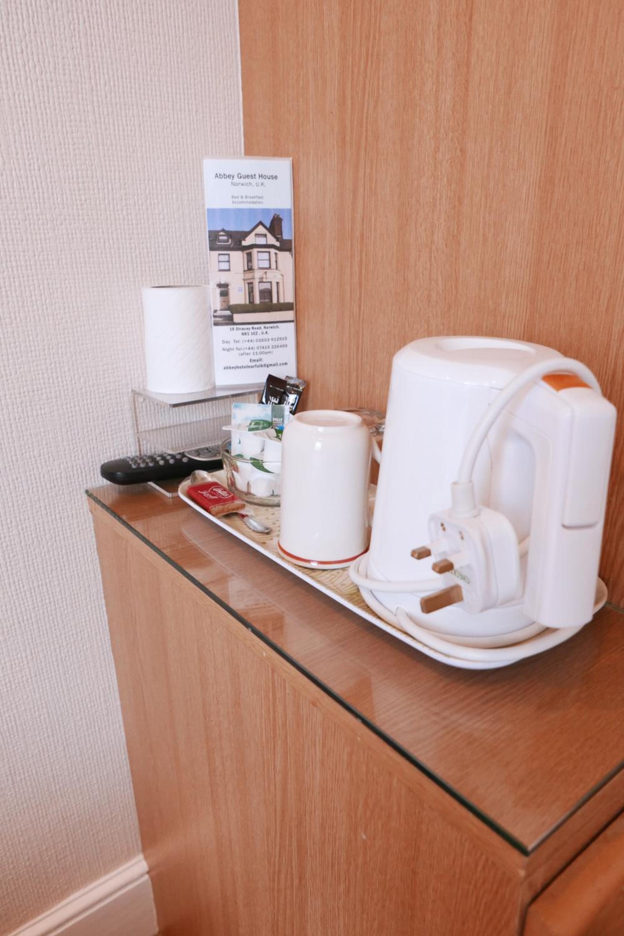 Standard Single Room with Shared Bathroom photo 2