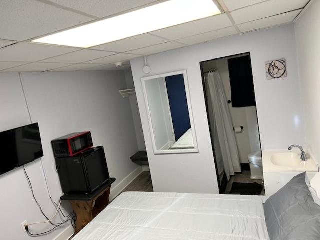 Queen Room photo 1