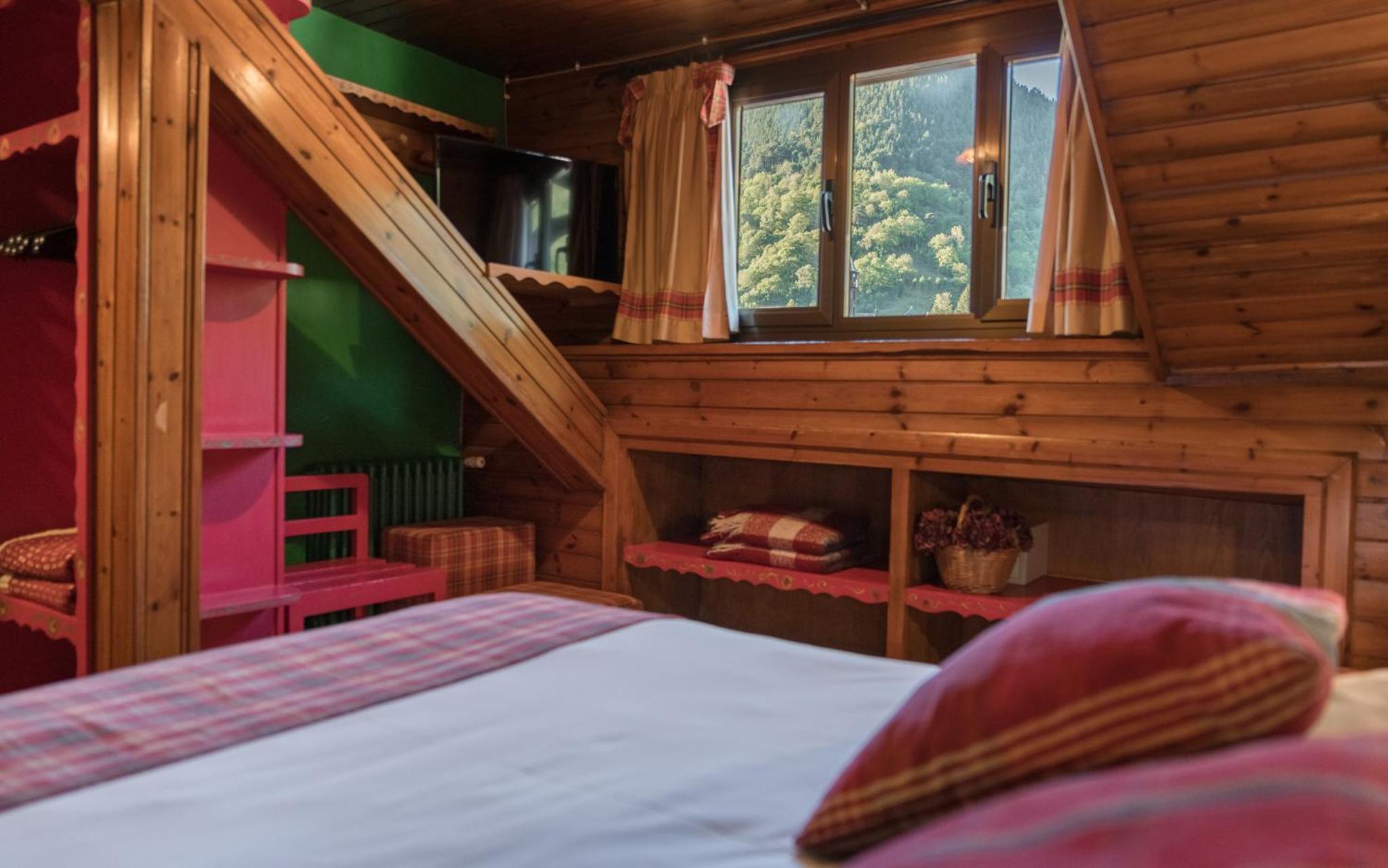 Budget Double or Twin Room with Views photo 2