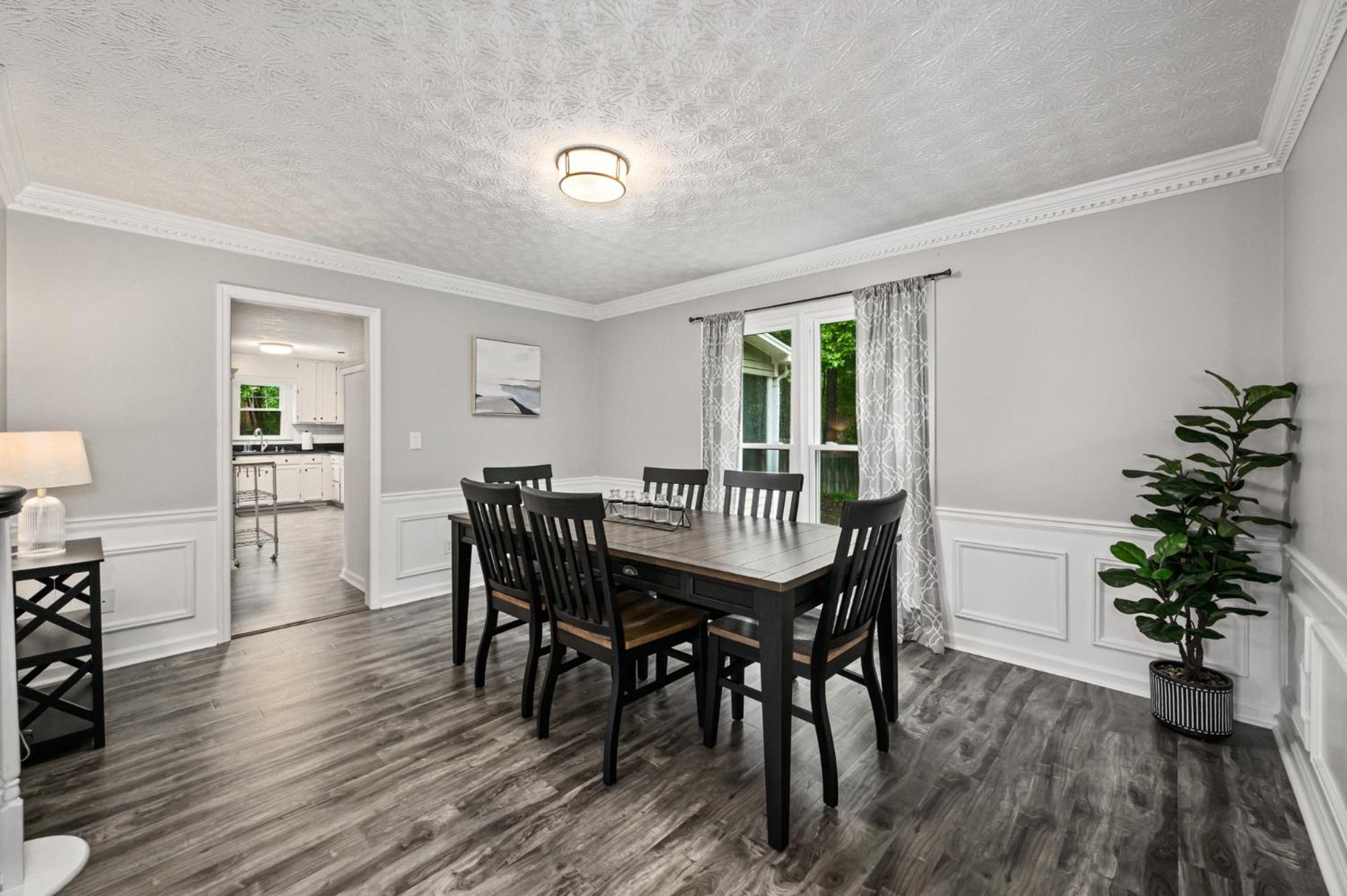 Four-Bedroom House photo 2
