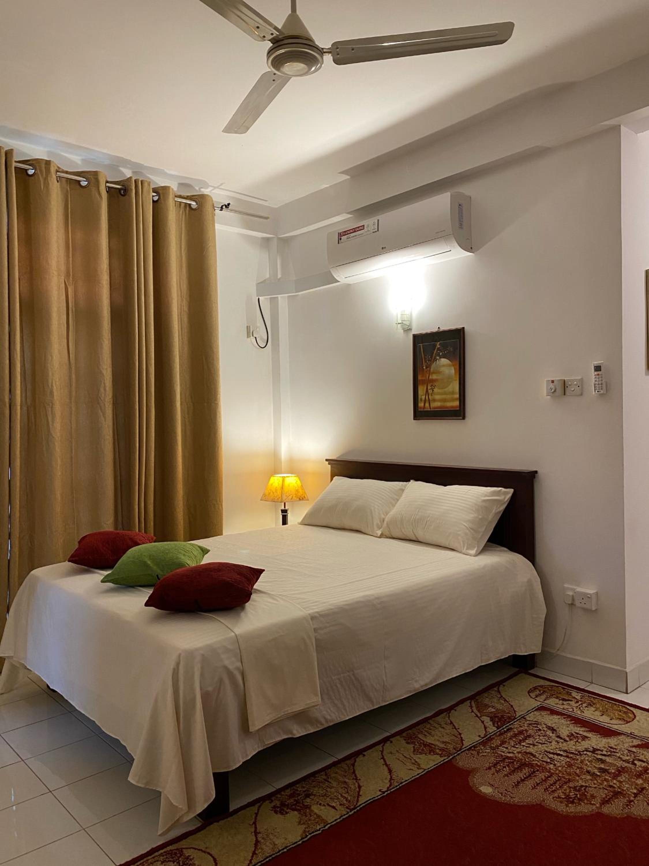 Deluxe Double Room with Balcony photo 3