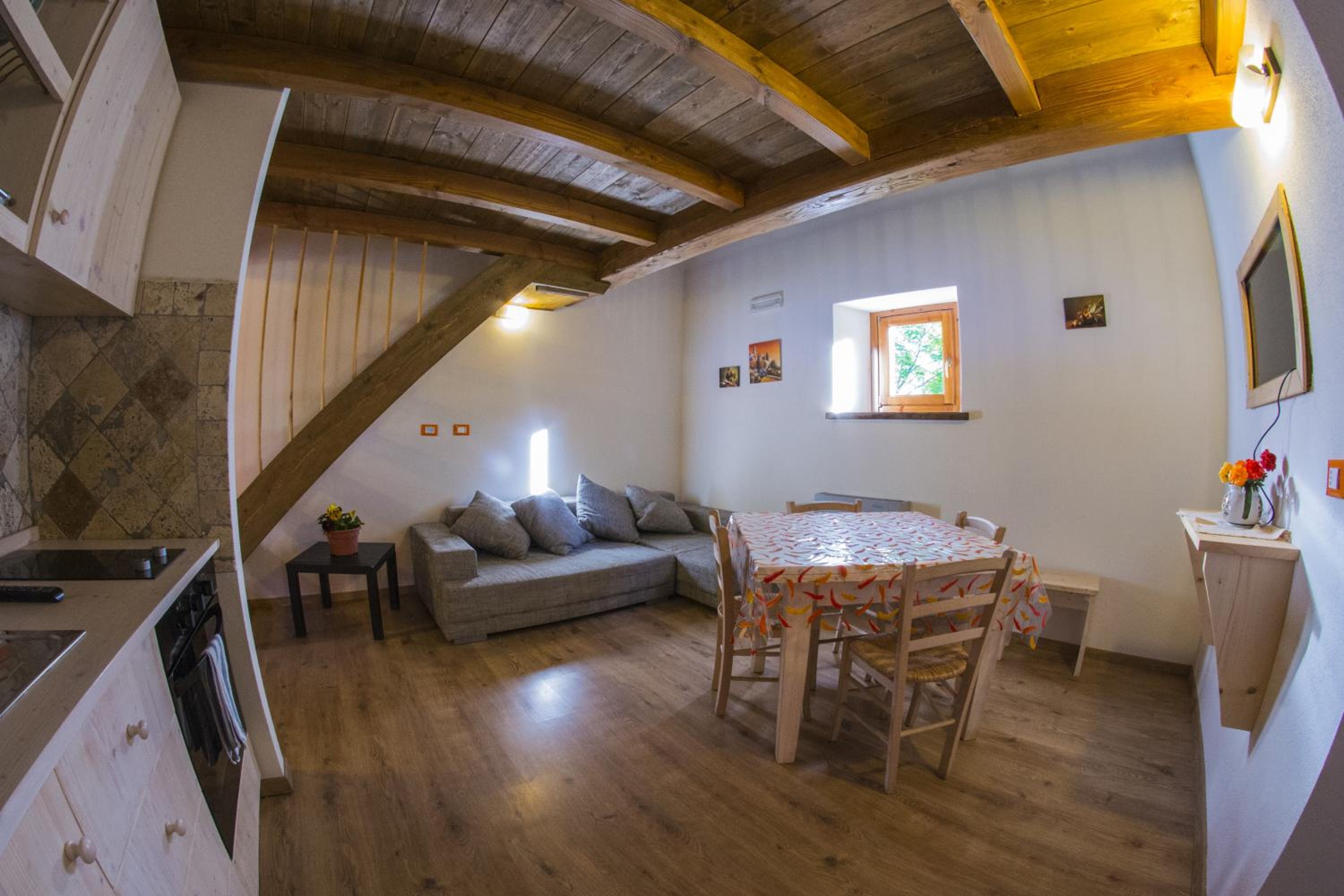 Apartment (6 Adults) - Split Level photo 3