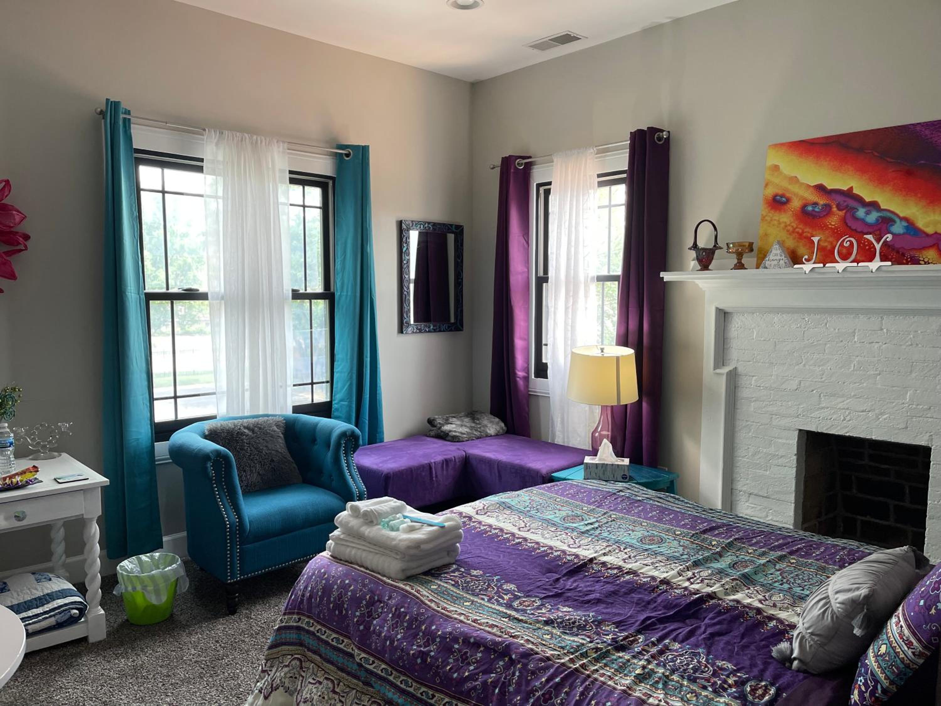 Double Room with Shared Bathroom photo 2