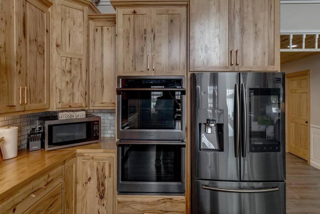 Three-Bedroom House photo 2