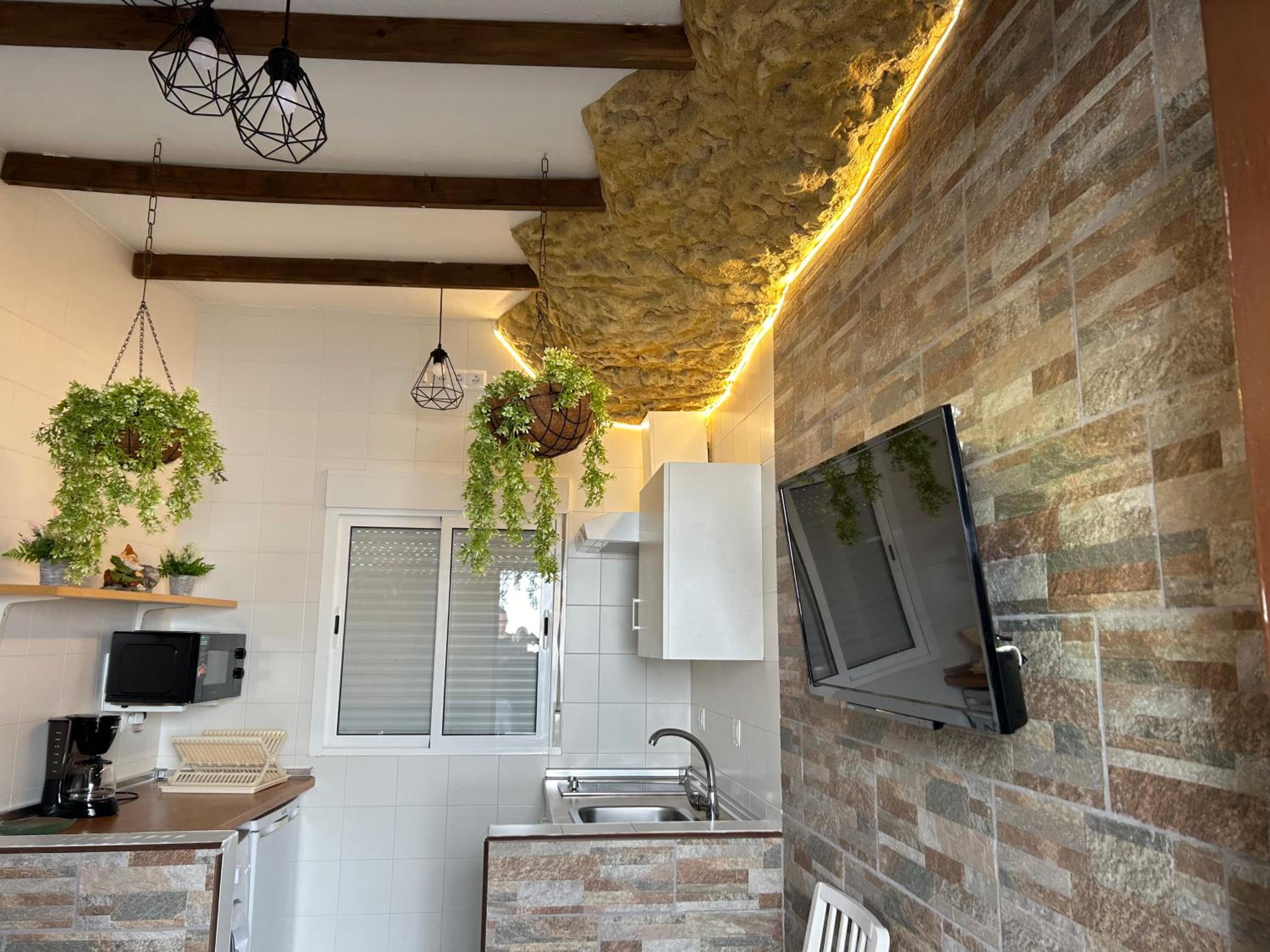 One-Bedroom House - Photo 7
