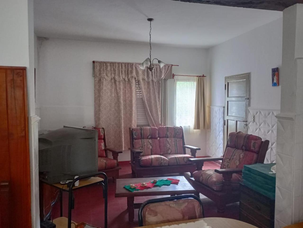 One-Bedroom House photo 1