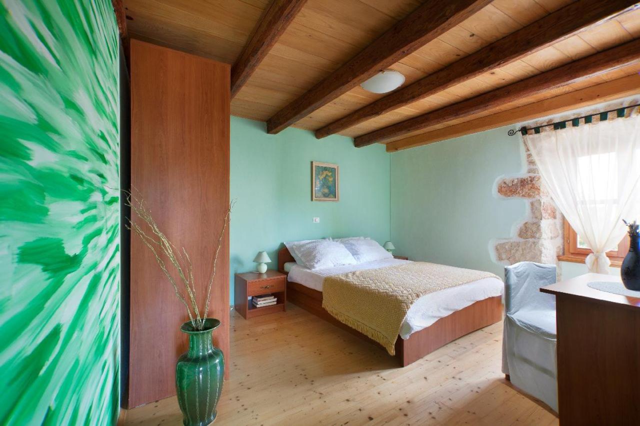 Villa photo 2