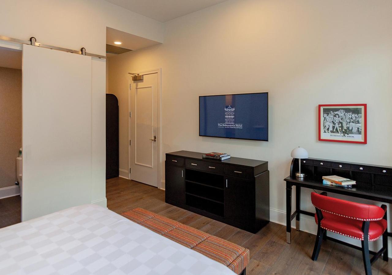 Deluxe King Room photo 3
