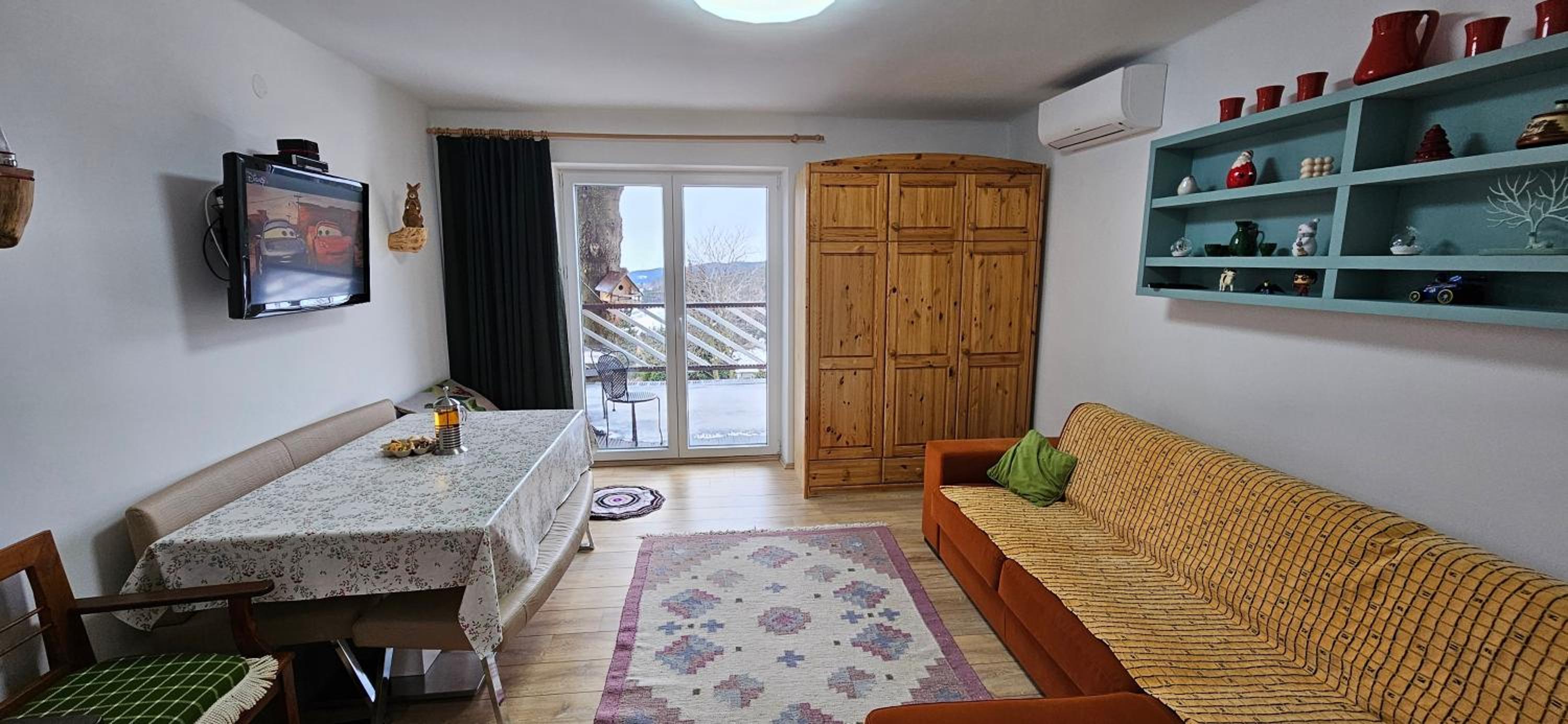One-Bedroom House photo 1