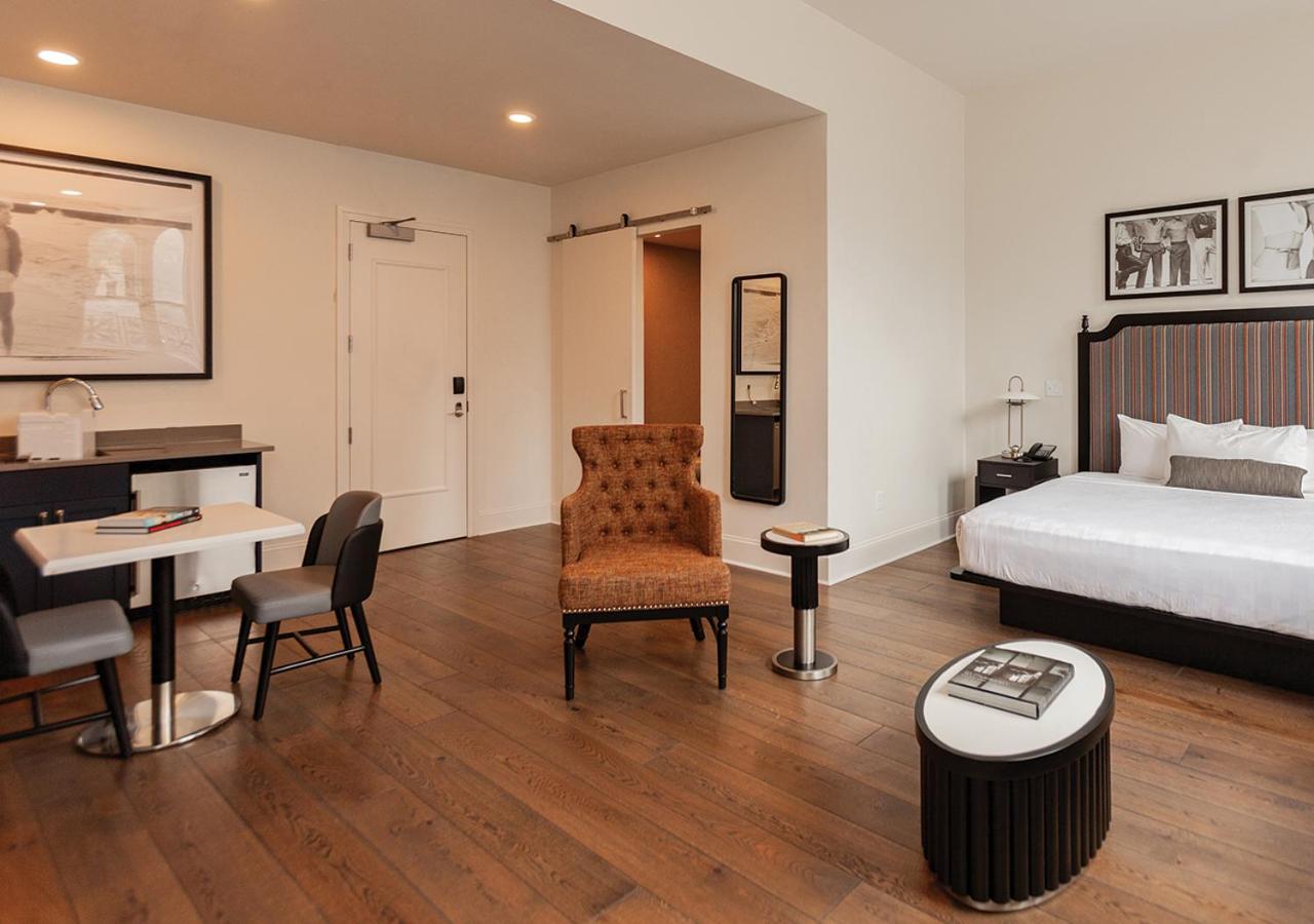 Superior King Suite