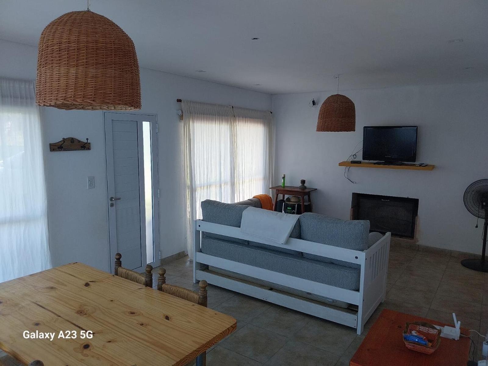 One-Bedroom House photo 1