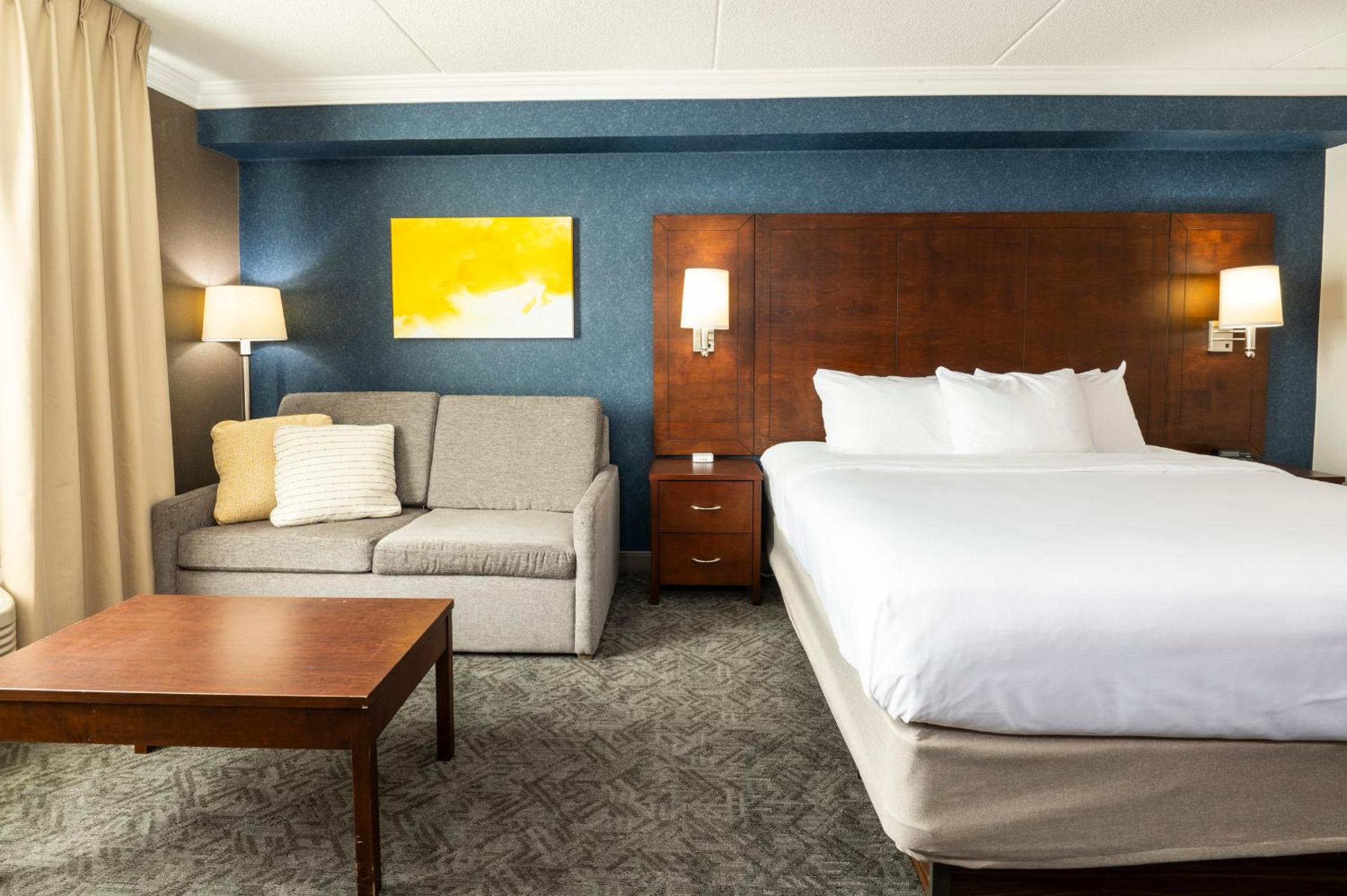 King Room  with Sofa-Bed - Non Smoking - Photo 3