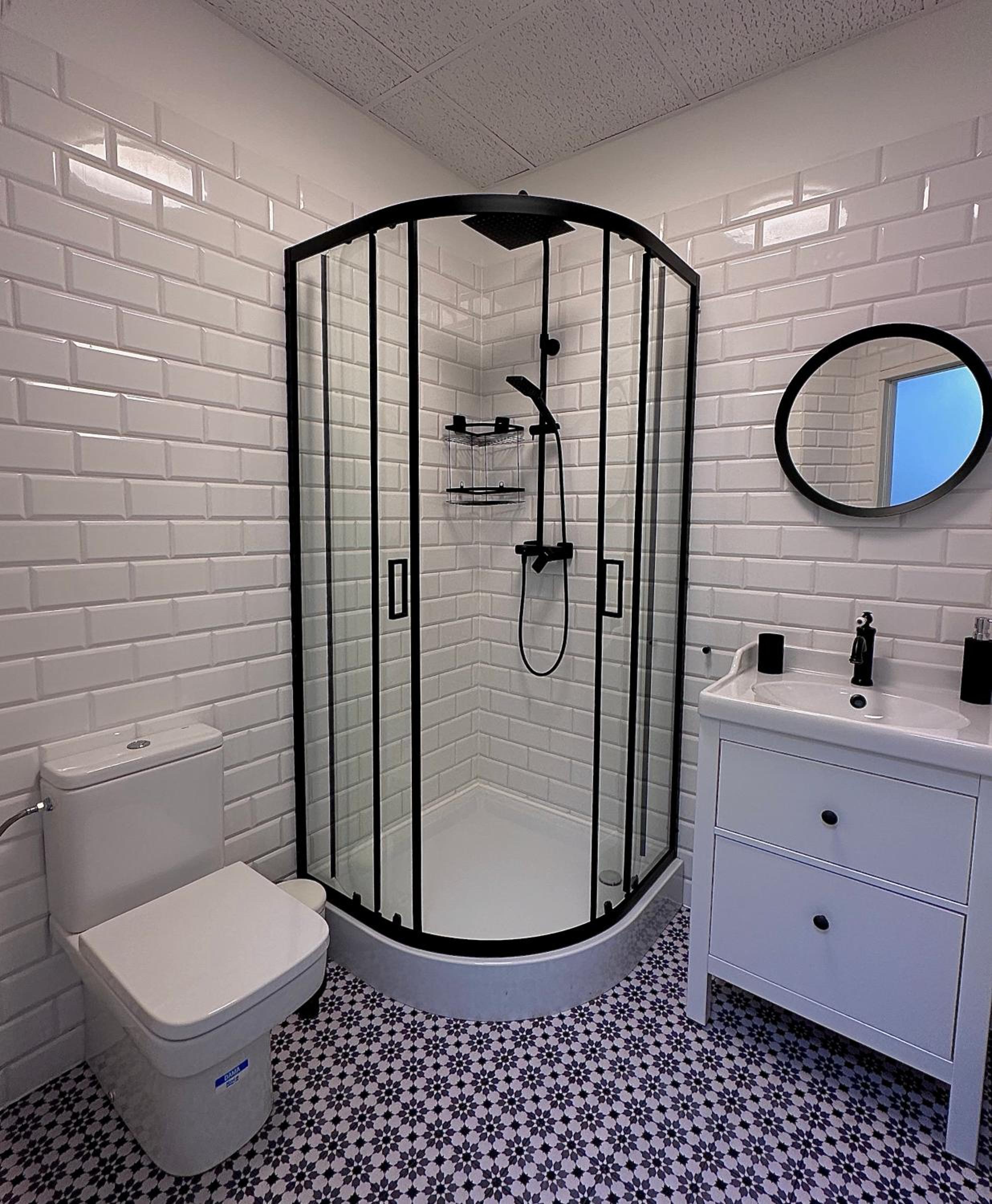 Deluxe Quadruple Room - Photo 2