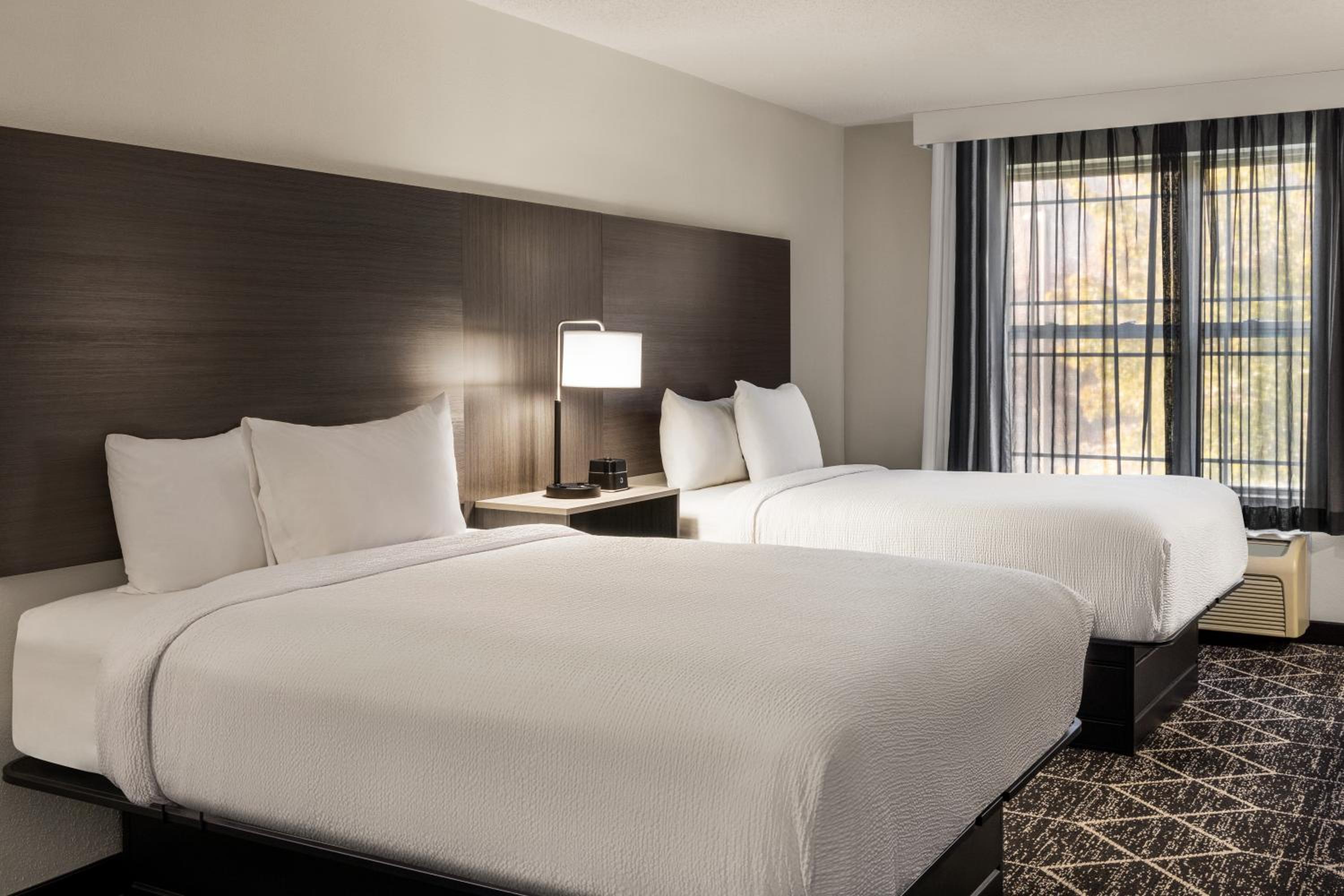 La Quinta Inn & Suites by Wyndham Lake George, Bilde 3