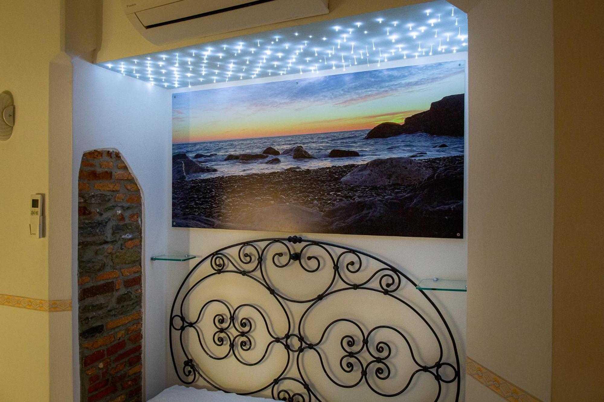 Queen Room with Sea View photo 1