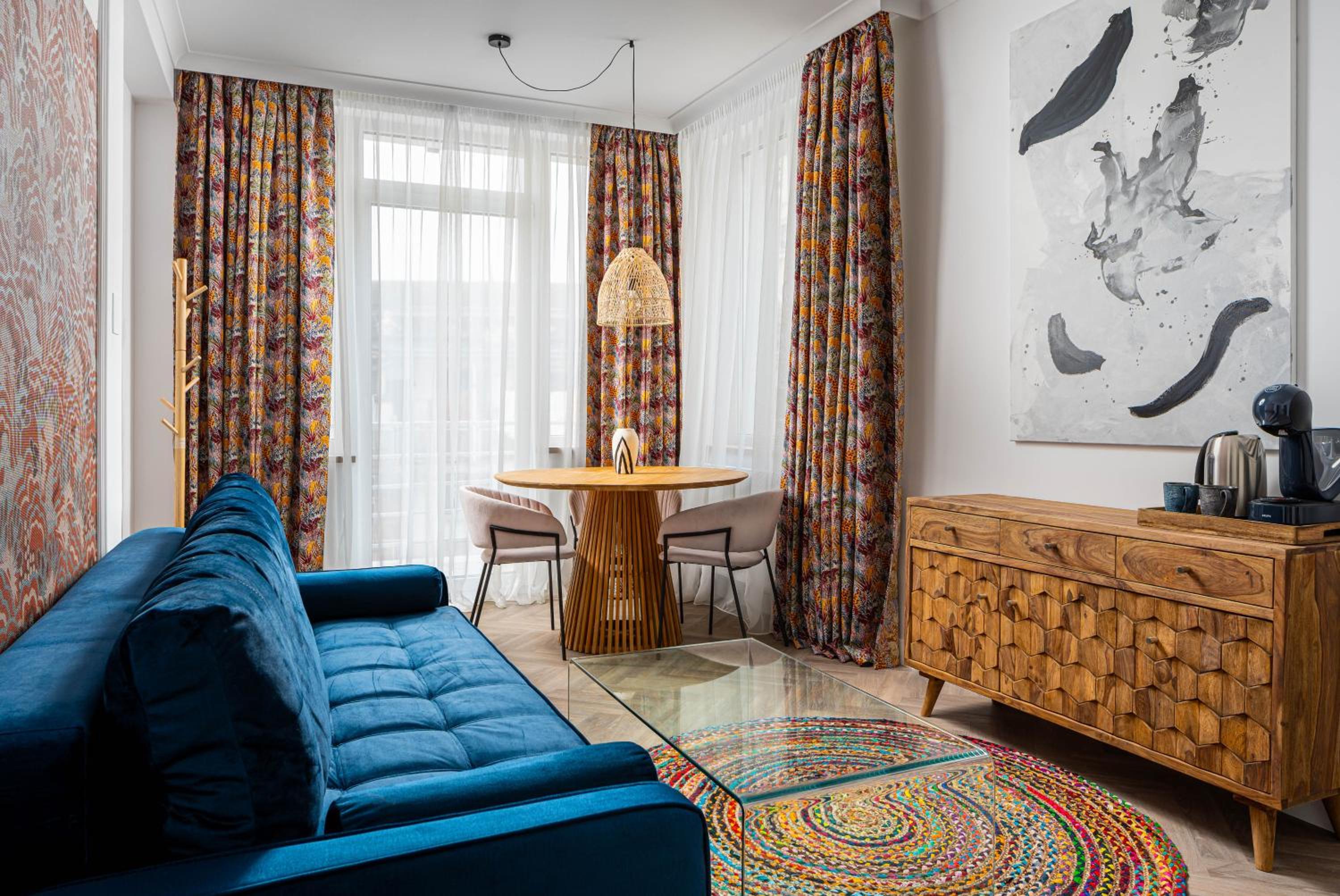 Executive Suite - Photo 10