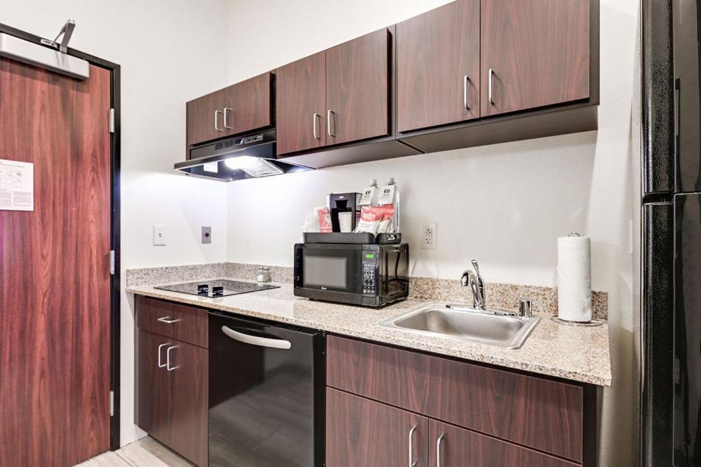 Family Room - Disability Access - Photo 10