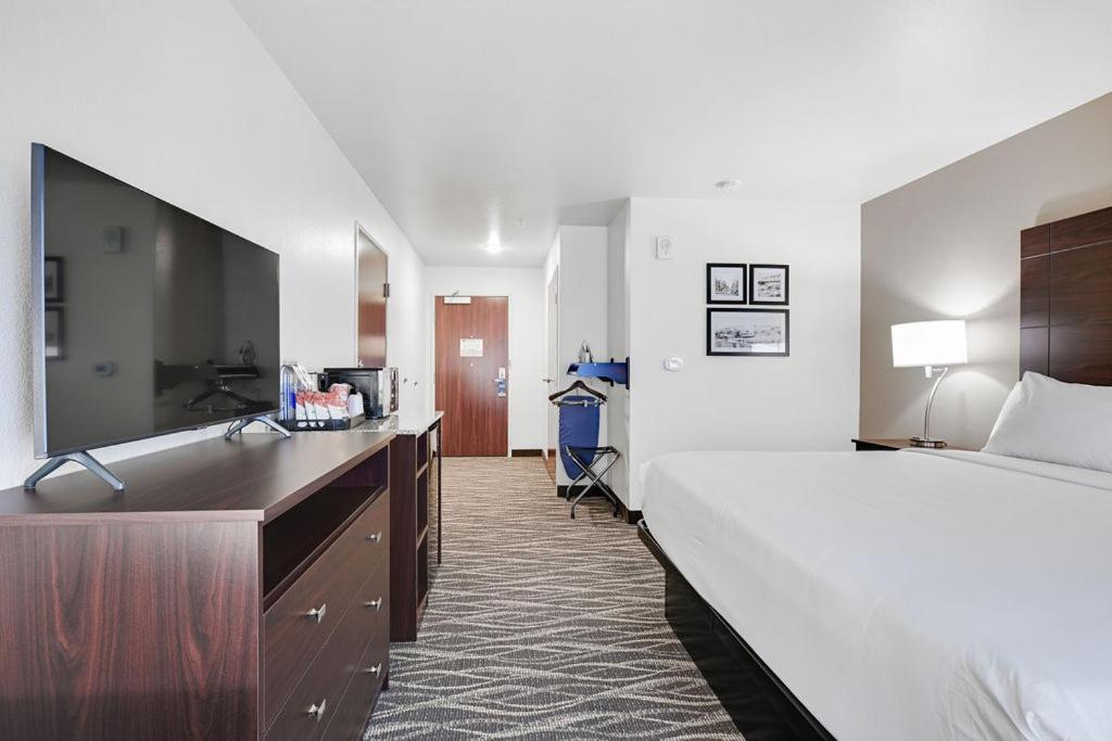 King Room - Disability Access - Photo 8