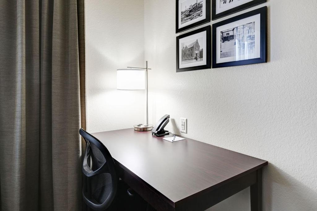 King Room - Disability Access - Photo 9