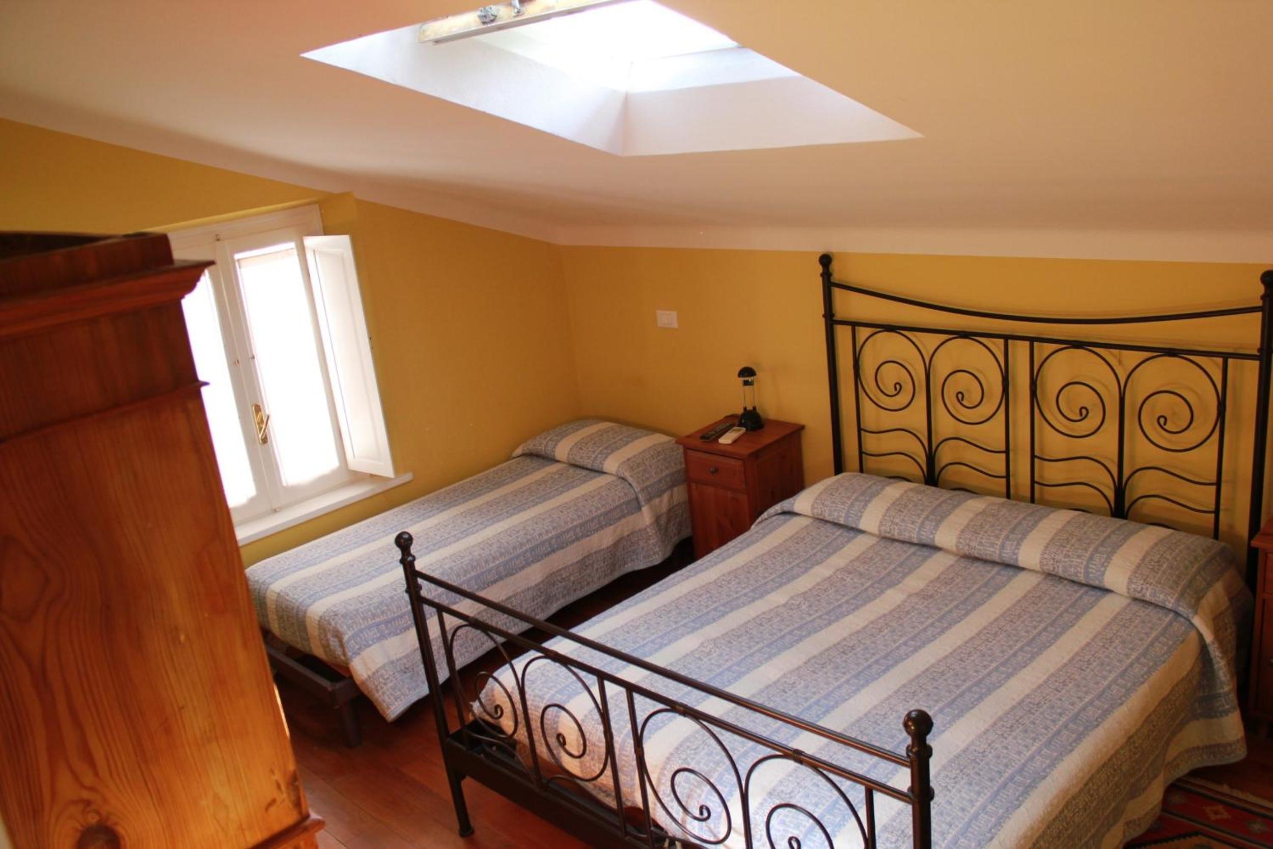 Triple Room with Private Bathroom photo 1
