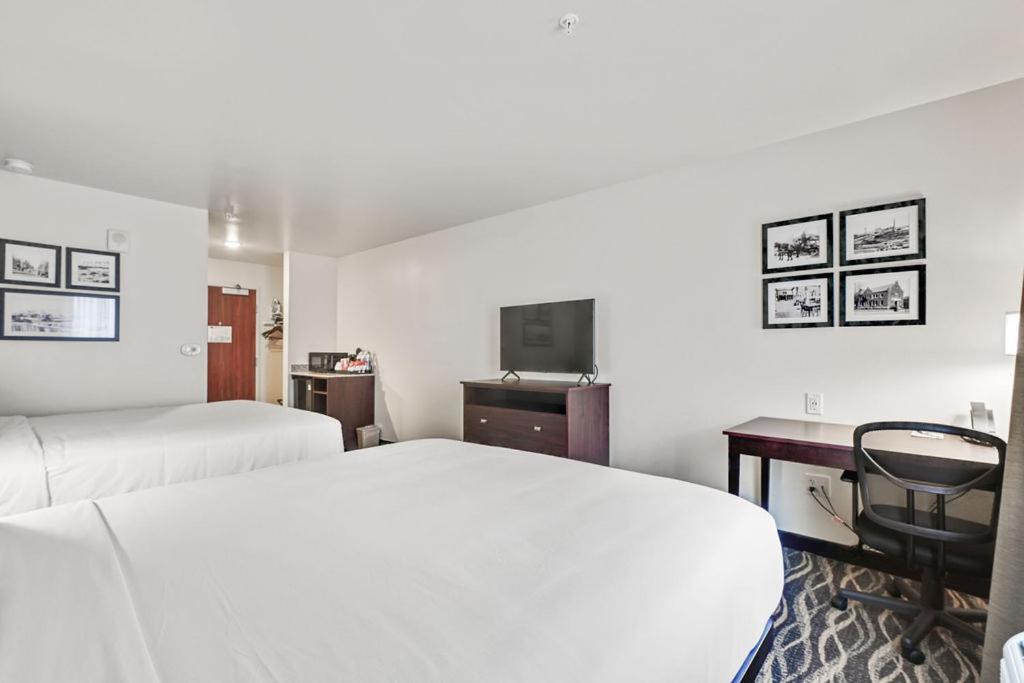 Queen Room - Photo 10