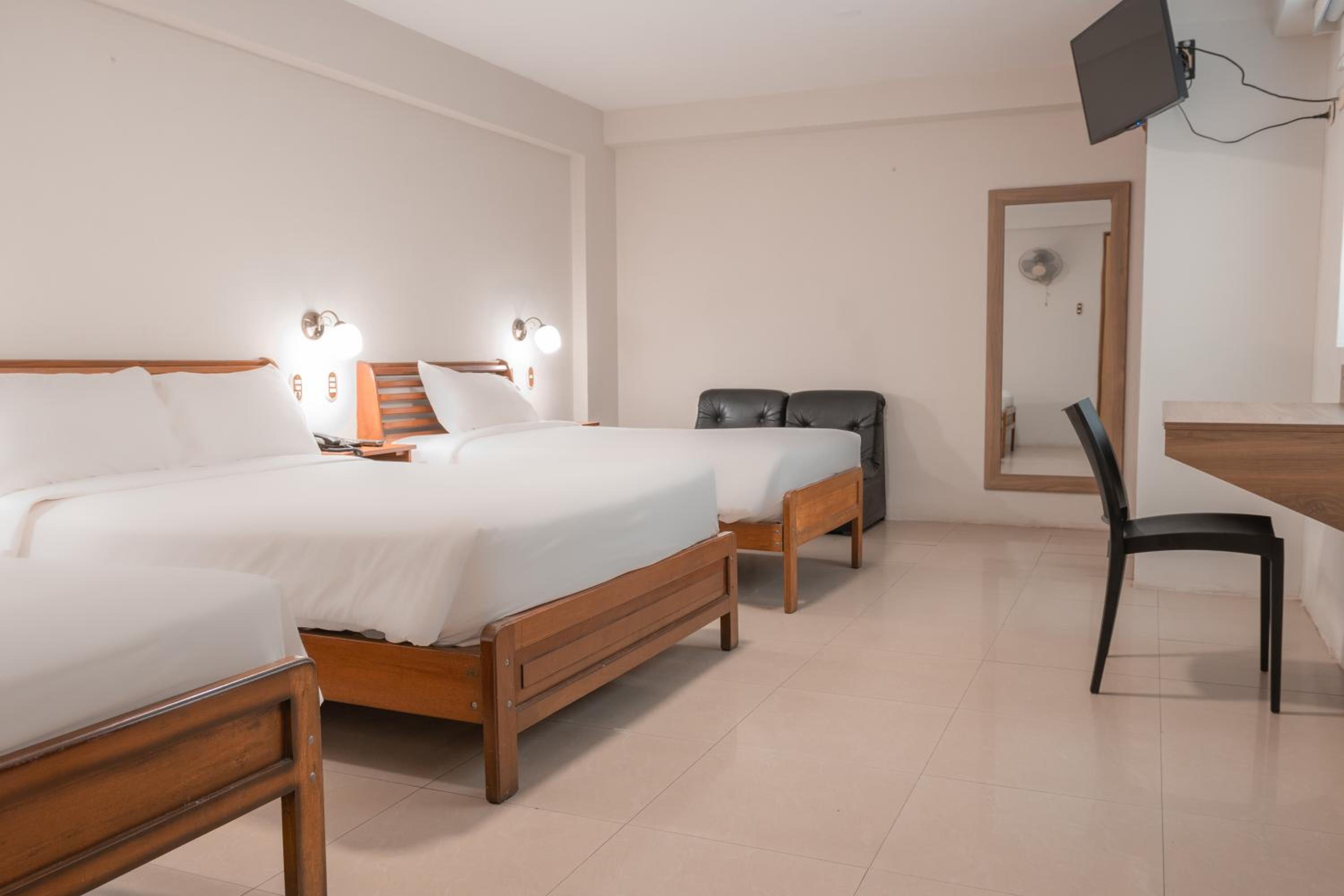 Standard Triple Room photo 2