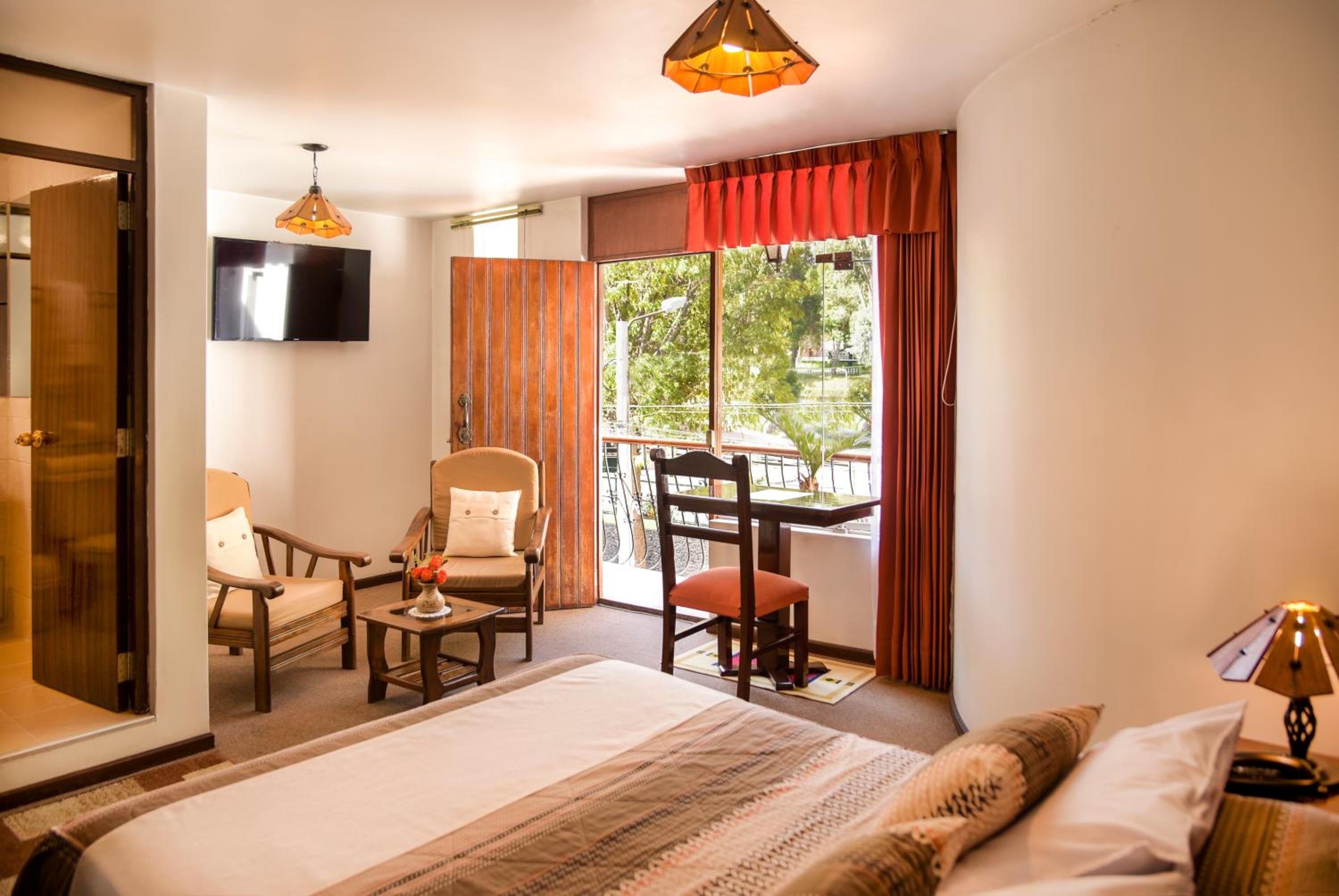 Deluxe Double Room with Balcony photo 2