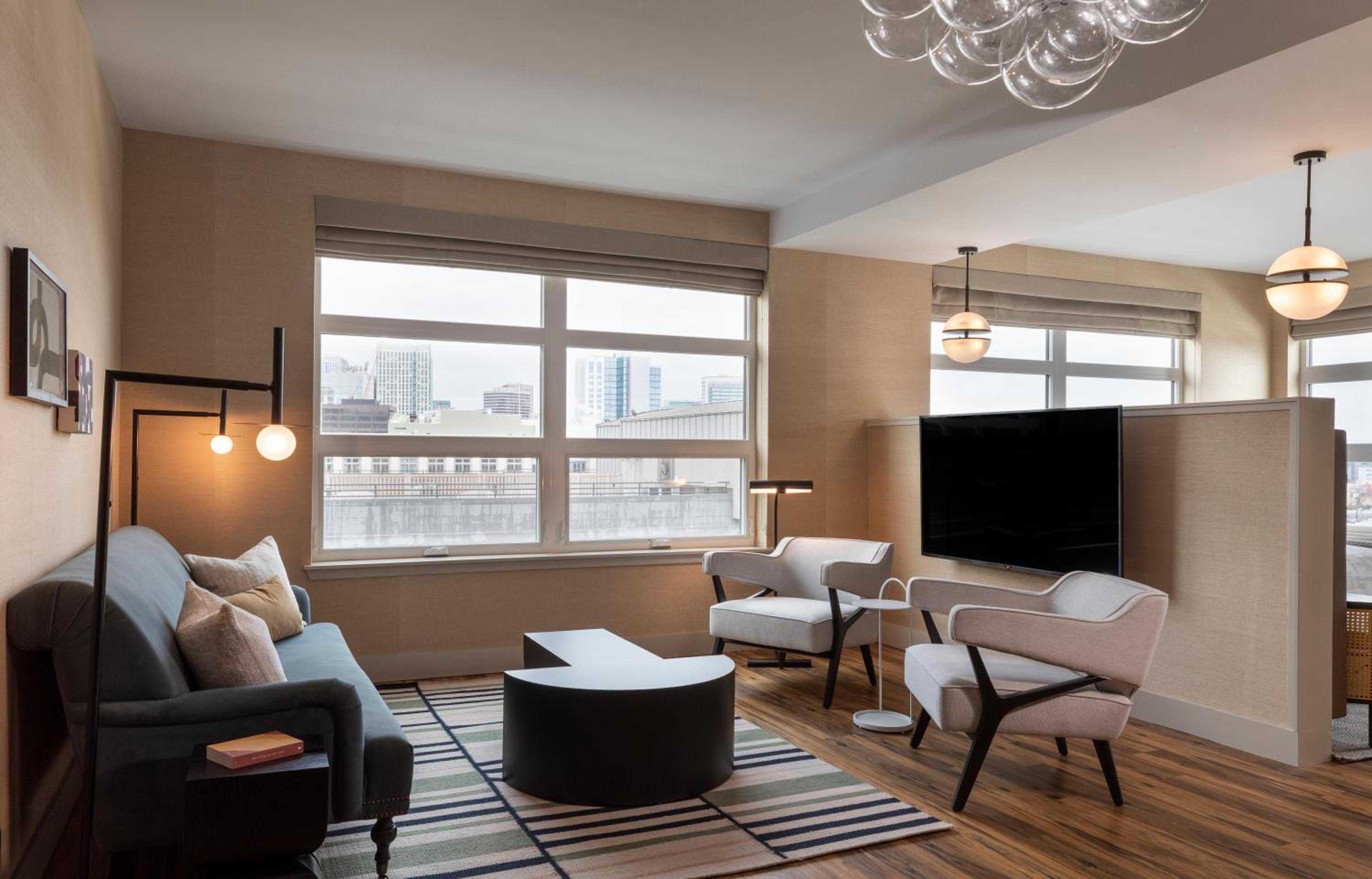 Signature Suite - Disability Access - Photo 5